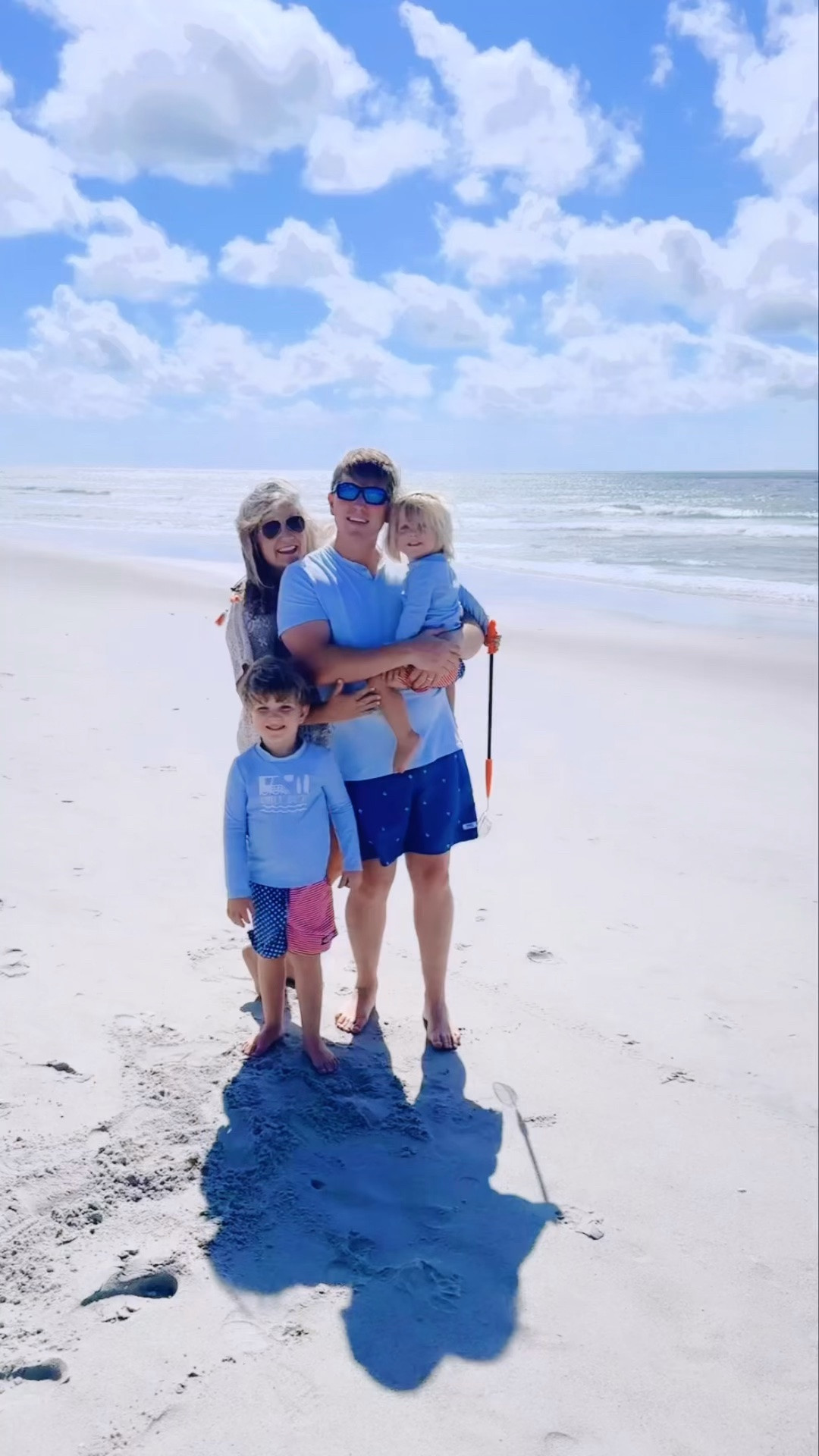 Just having the happiest Labor Day down at our favorite place!!! 🇺🇸☀️🫶🏽 Playing by the sand 🪣 and sea 🌊, fishing 🎣 off the dock 🪵, and watching Judson swim 🏊 across the whole (!!) pool 💦- go buddy go!!! 💪🏽