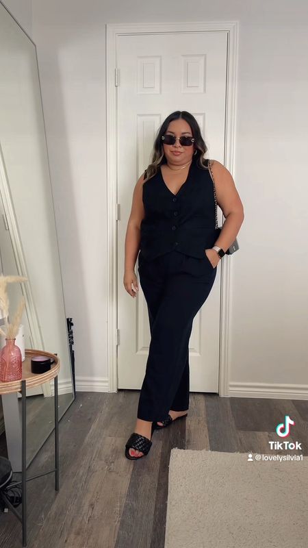 30 Days of Outfits: Day 27 with this black vest that I’m obsessed with for summer 🖤 

black vest, black linen pants, black sandals, all black summer outfit, black handbag, black sunglasses, summer outfit, midsize summer outfit

#LTKstyletip #LTKSeasonal #LTKunder100