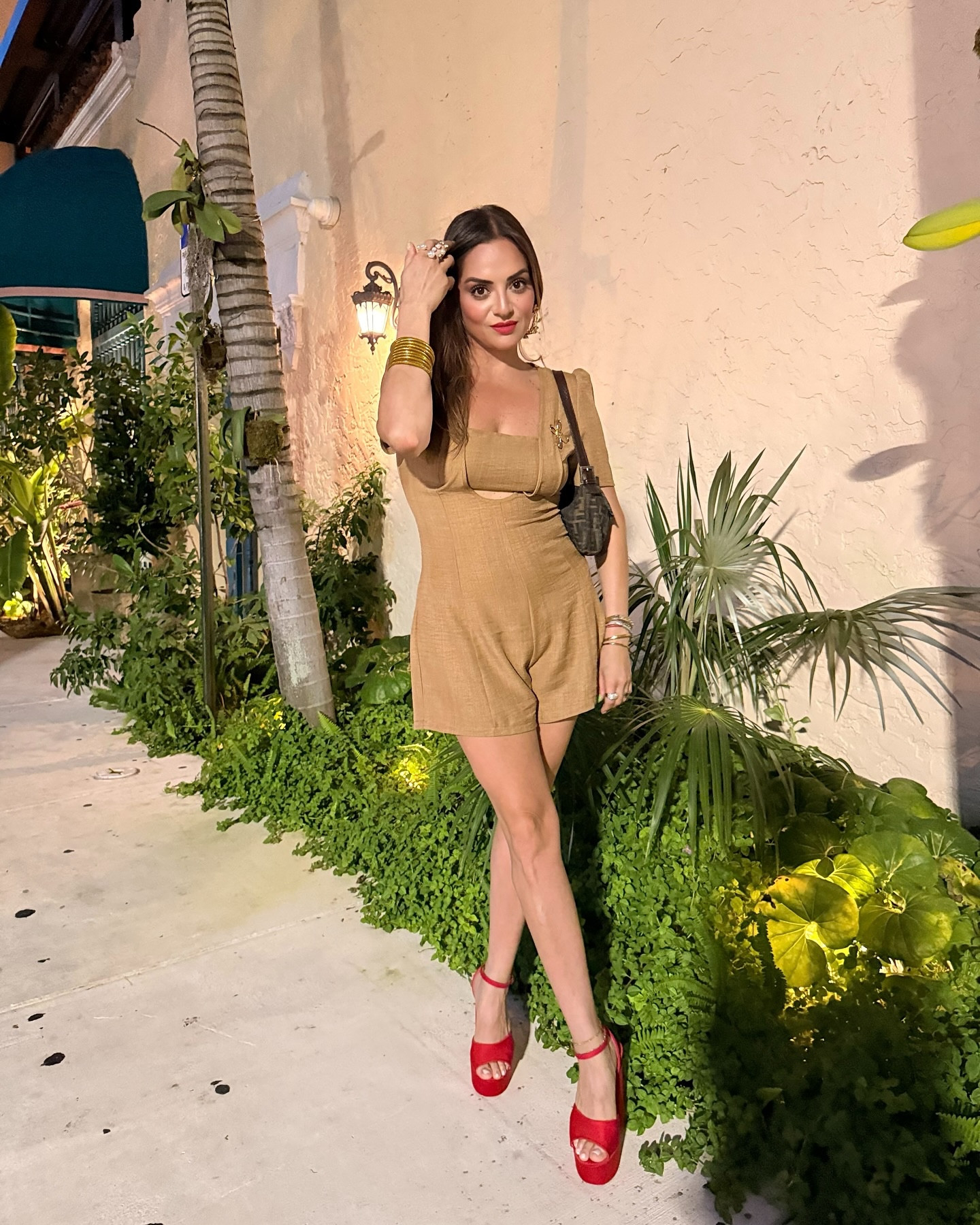 La actitud con la que te levantas, es la energía con la que conquistas tu día!!! Se feliz, se agradecido, y vive con gratitud!!!!
-AmaliaQ-

#feliz #agradece #amor #live #love #miami #klaw #florida #beach #vacation

#LTKFindsUnder50 #LTKStyleTip #LTKSeasonal