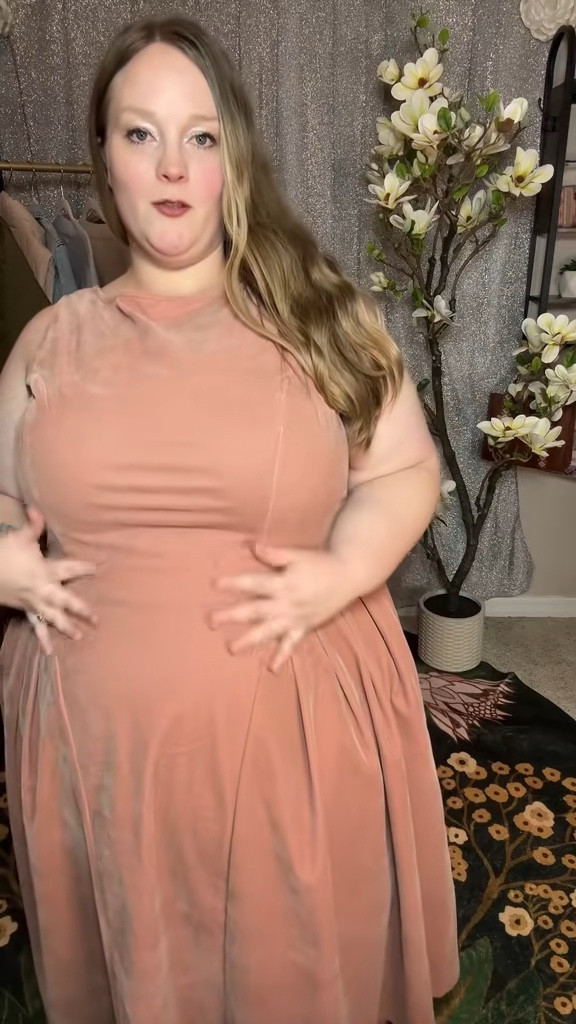 I didn’t expect this dress to be this flattering, but the shape and back detail make it so easy to wear. I’m honestly torn between colors because both fit beautifully, plus size velvet dress, bow back dress, holiday party dress, flattering plus size dress

#LTKPlusSize #LTKootd #LTKSeasonal
