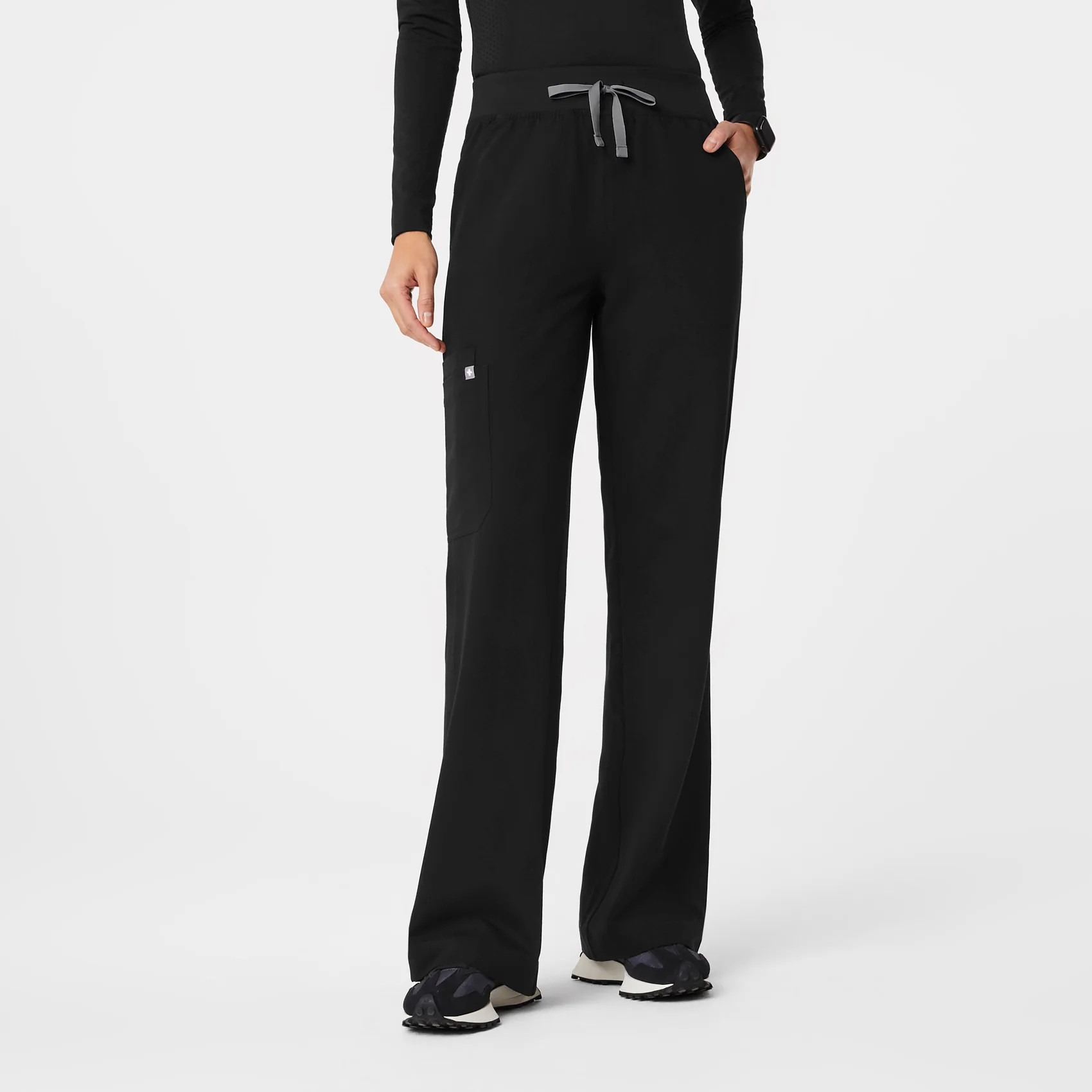 Women’s High Waisted Isabel Wide Leg Scrub Pants - Black · FIGS | FIGS