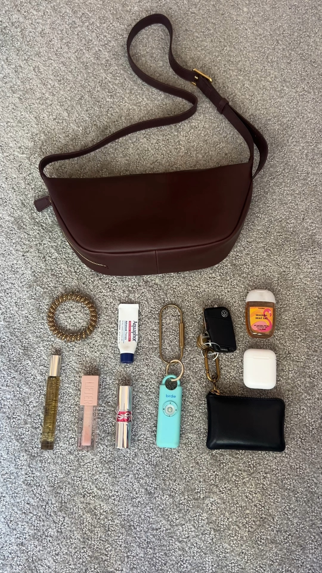 what’s in my purse 🤎 I haven’t had a brown purse EVER so this is about to solve sooo many problems for me when putting together outfits lol. love this one from madewell - such great quality & can wear it crossbody or shoulder. I love this new wallet/key holder from madewell too & it’s such a good price for the quality!

#LTKitbag #LTKfindsunder50 #LTKfindsunder100