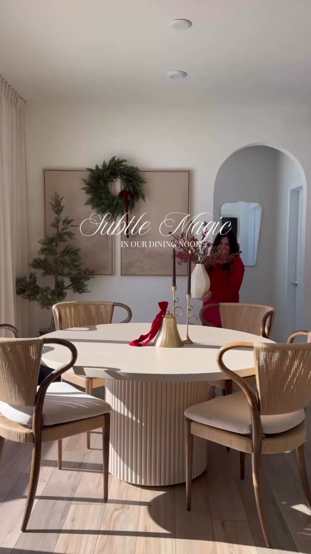 A subtle little holiday moment in our dining nook✨



#kitchennook #kitcheninspiration #holidaystyling #kitchenholidaydecor #modernorganic #homeswithpurpose #intentionalhome #livedinhome #rounddiningtable #diningtabledecor