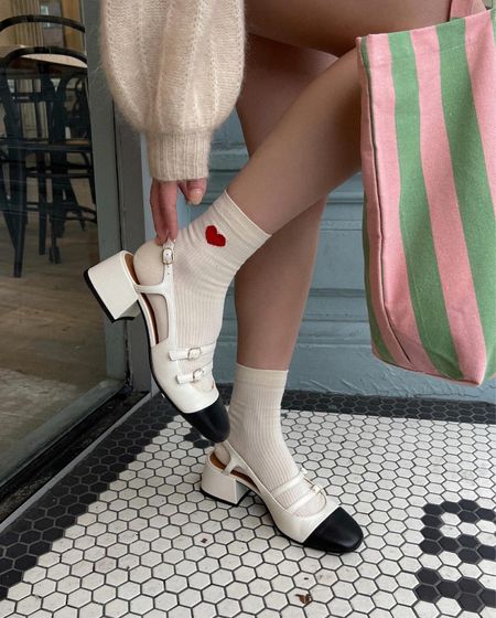 the sezane paula babies are sooo cute! wearing a size 8 and they’re perfect 