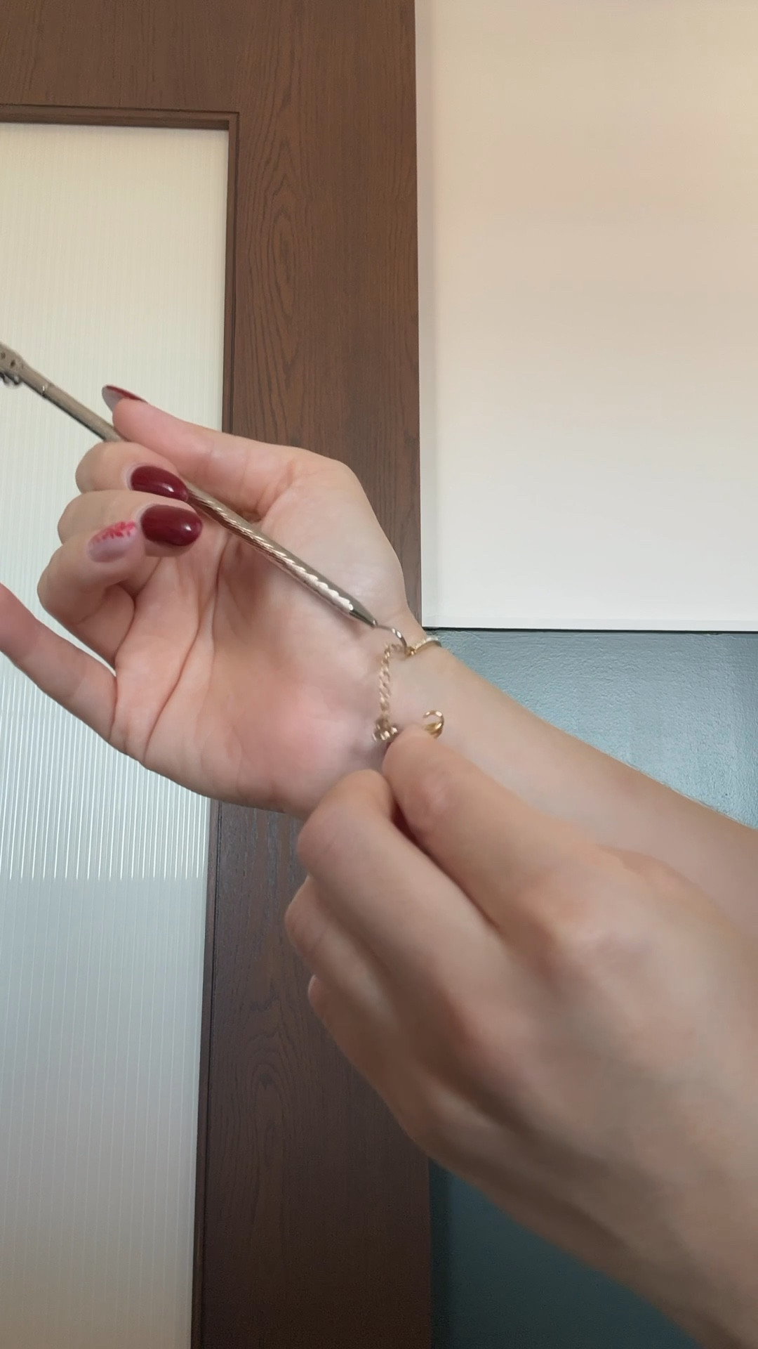 Bracelet assistant tool 

#LTKFindsUnder50 #LTKCyberWeek #LTKGiftGuide