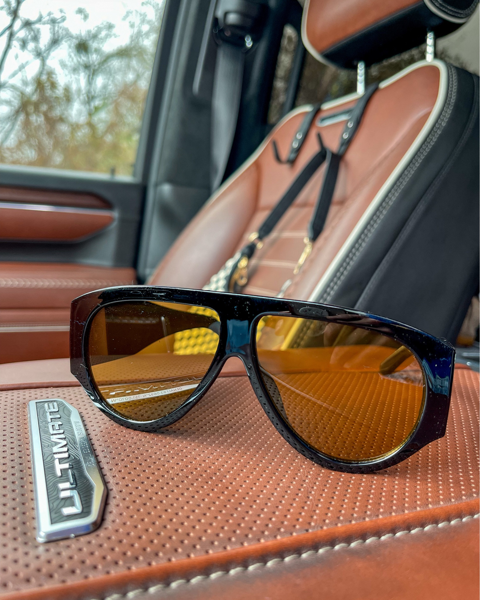 Oversized Shades, always 🖤

#LTKStyleTip #LTKGiftGuide #LTKHoliday