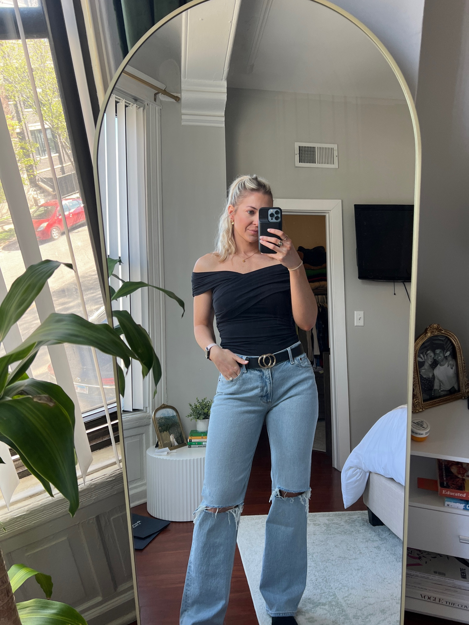 Outfit of the day 🖤

Denim is true to size. I’m wearing a size 4 / 27 and a small in the top 

#LTKfindsunder100 #LTKstyletip #LTKfindsunder50