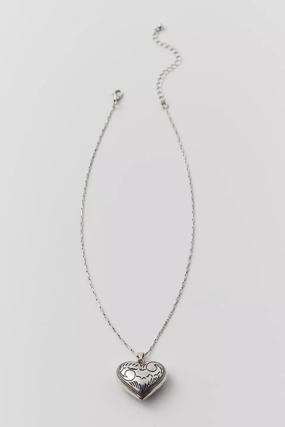 Etched Heart Pendant Necklace | Urban Outfitters (US and RoW)