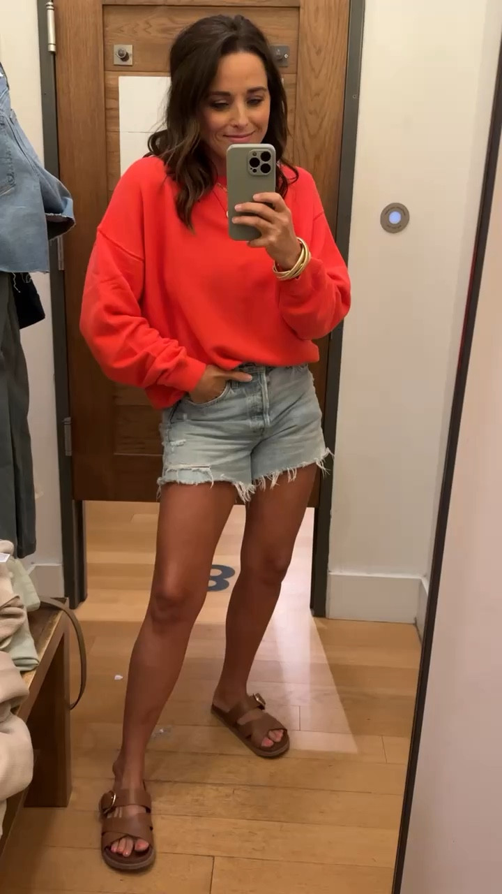 Softest sweatshirt ever and it’s on sale for Labor Day this weekend! 

#LTKVideo #LTKSaleAlert #LTKFindsUnder50