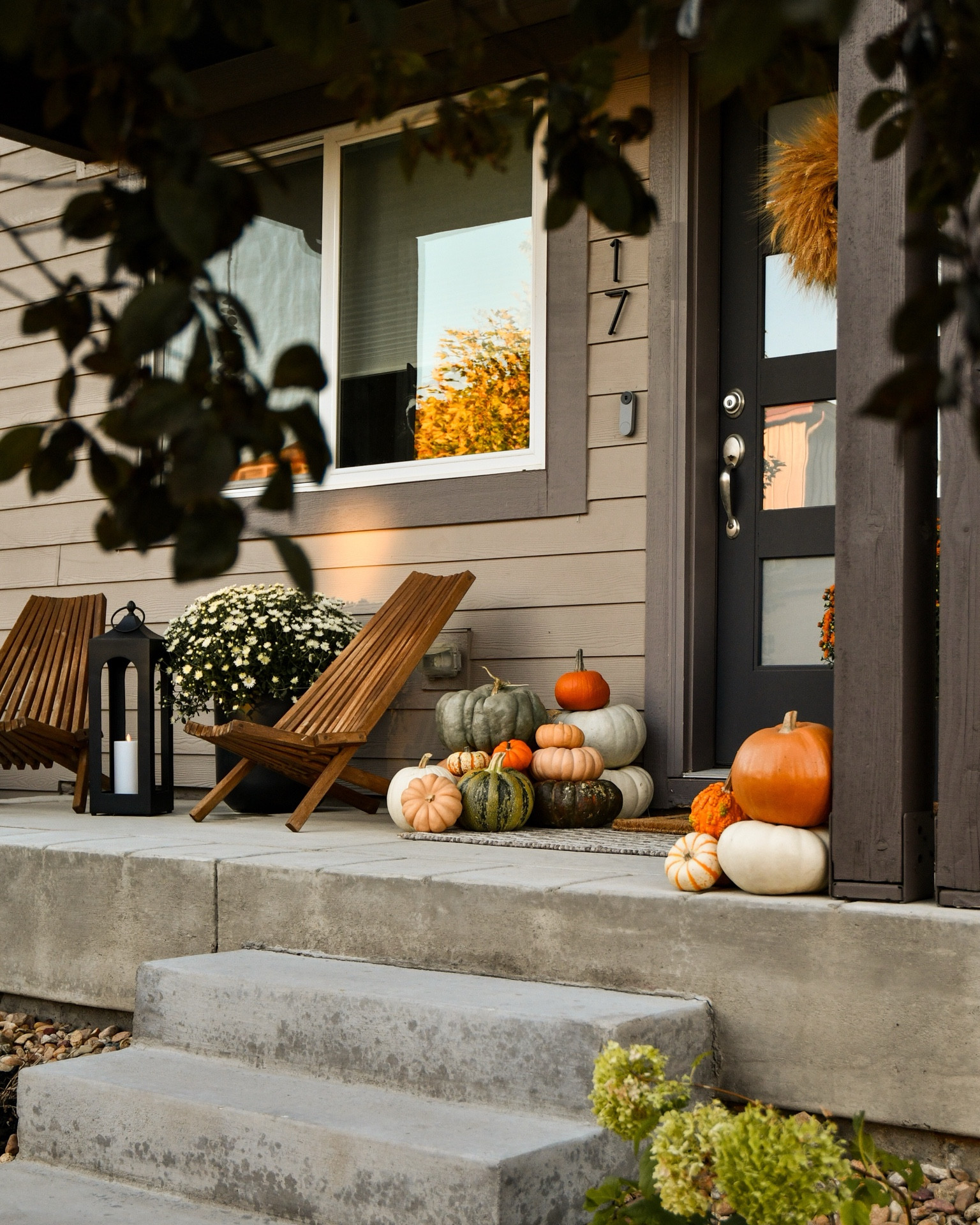 Fall porch pumpkin vibes 🎃 

#LTKSeasonal #LTKHome #LTKHalloween