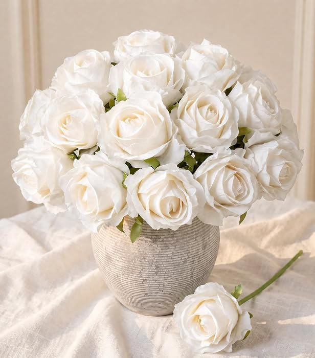 18pcs White Roses Artificial Flowers, Fake Roses Silk Flowers with Stems Realistic Bouquet for We... | Amazon (US)