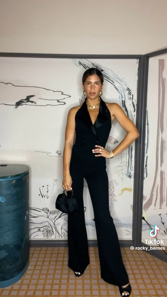 Exact shoes are sold out but linked similar ones from Schutz below!

#LTKbeauty #LTKshoecrush #LTKstyletip