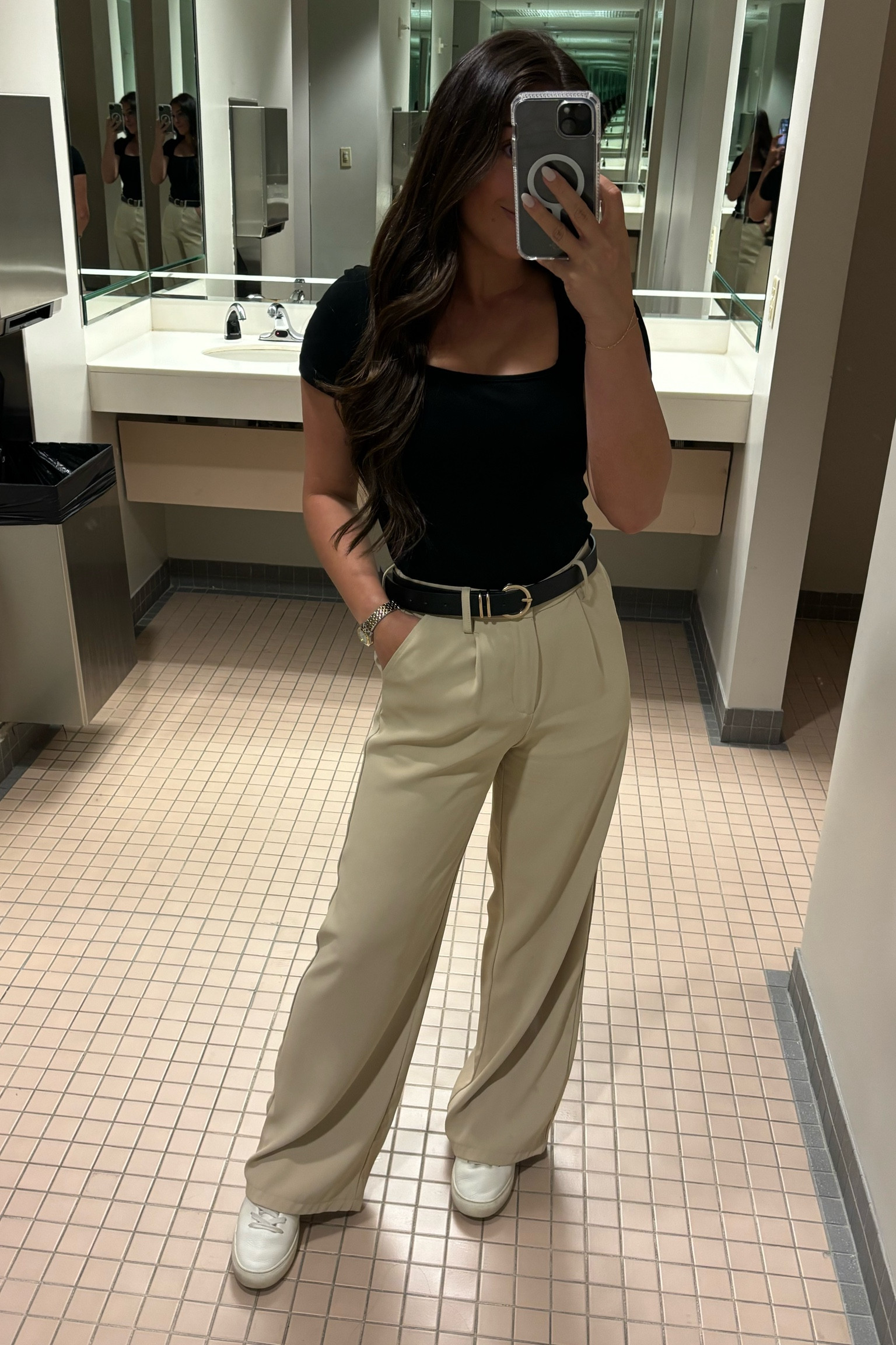 These pants are an office essential, also these bodysuits from amazon are such a staple for the office! 💻🖱️⌨️

Pants are from Vestique! I cannot find the exact pair but linked similars!! 👖

#office #businesscasual #amazon #vestique

#LTKfindsunder50