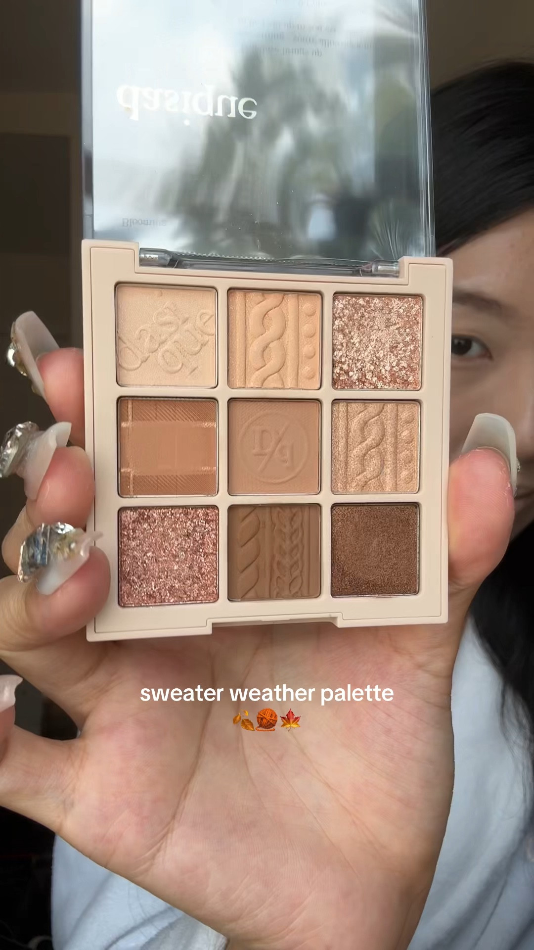 must have eyeshadow palette for the fall 🧶 dasique’s themed packaging always hits

eyeshadow tutorial for my hooded (?) eyes / east asian eyes / partially monolid eyes 

korean beauty kbeauty
korean makeup
korean makeup artists
mua
wonyoung make up artist
eyeshadow tutorial 
asian eyes eyeshadow tutorial
hooded eyes eyeshadow tutorial
korean makeup tutorial
eyeshadow for monolids
swatches on light medium skin tone
Eyeshadow Palette 15 beige knit 
dasique shadow palette 15 beige knit
best amazon beauty 
kbeauty on amazon