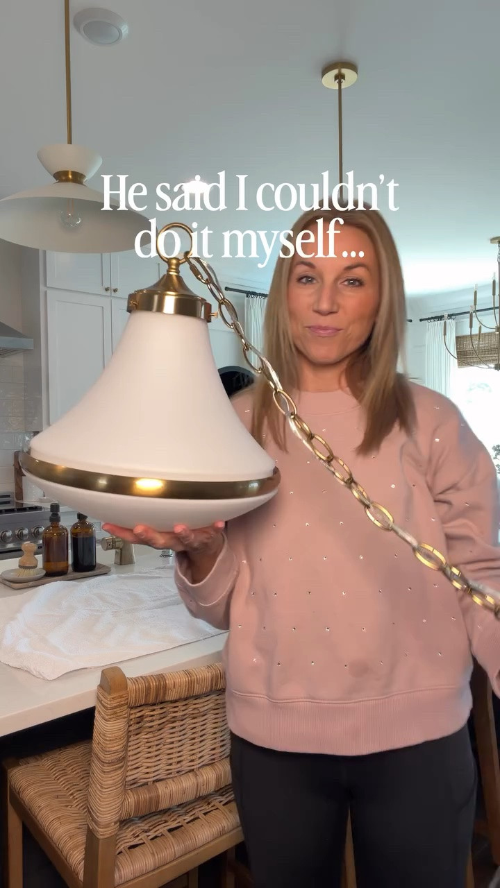 I almost had to eat my words … 

Be for real, did you think I could do this by myself? Let me know in the comments 👇🏻

#Diyhomedecor #kitchenupgrade #pendantlights #husbandandwifechallenge #modernclassic