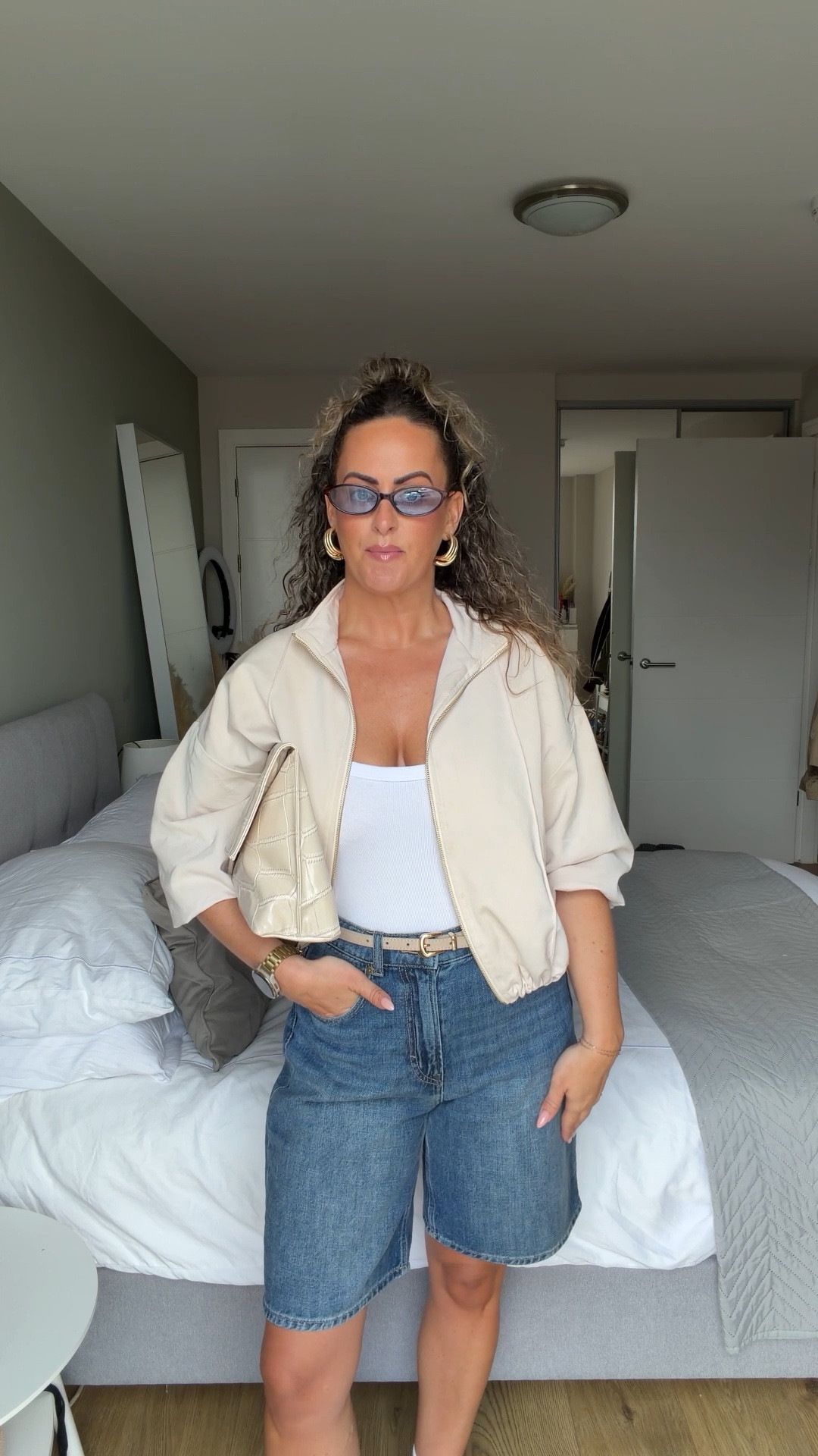 Today’s OOTD styling Bermuda shorts again ✨

I’m a uk size 10, 5ft4 and I’m wearing a size:
Shorts - size 10
Jacket - size small
Bodysuit - small


#LTKjeans #LTKspring #LTKstyletip