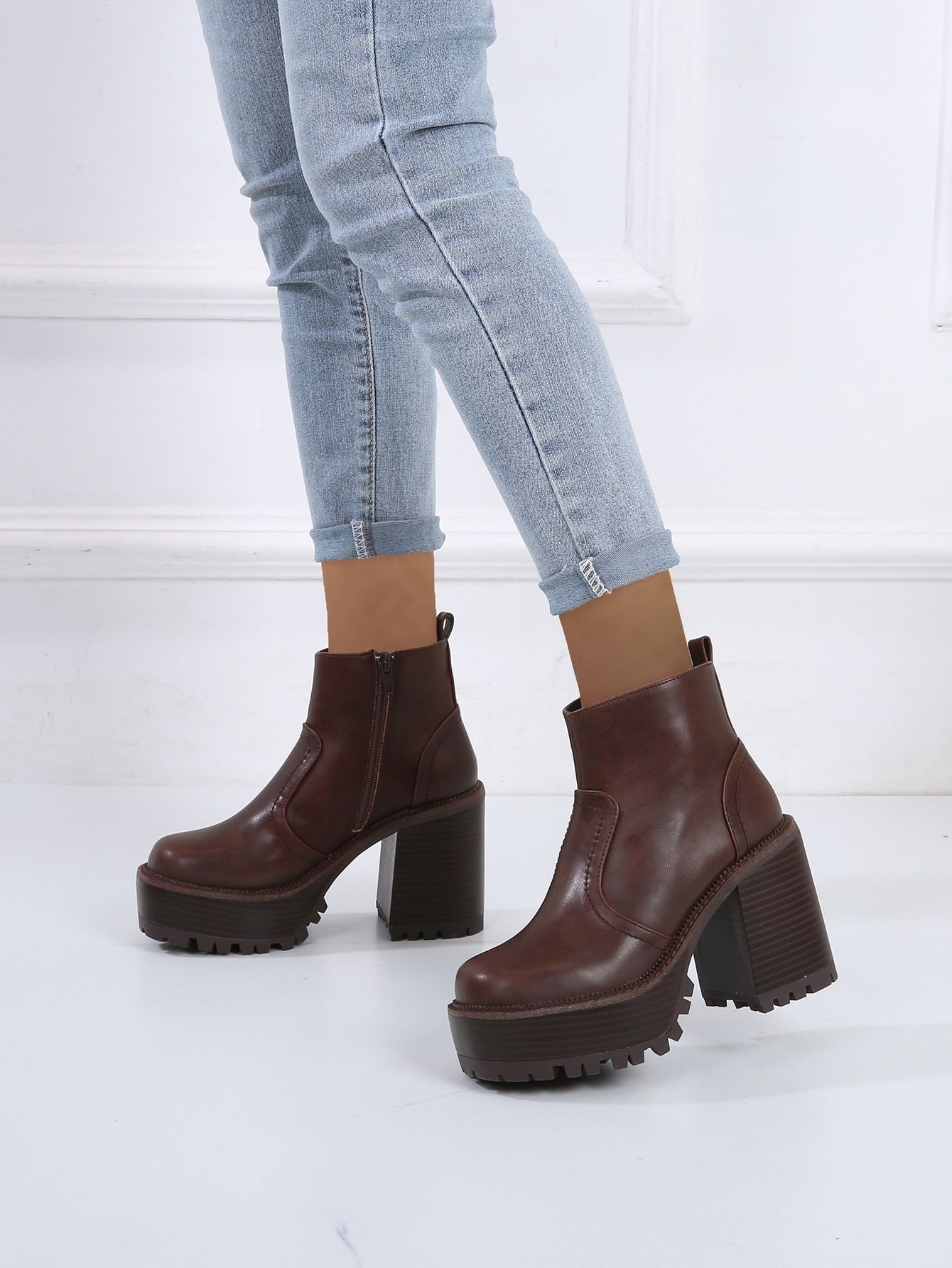 Minimalist Chunky Heeled Boots | SHEIN