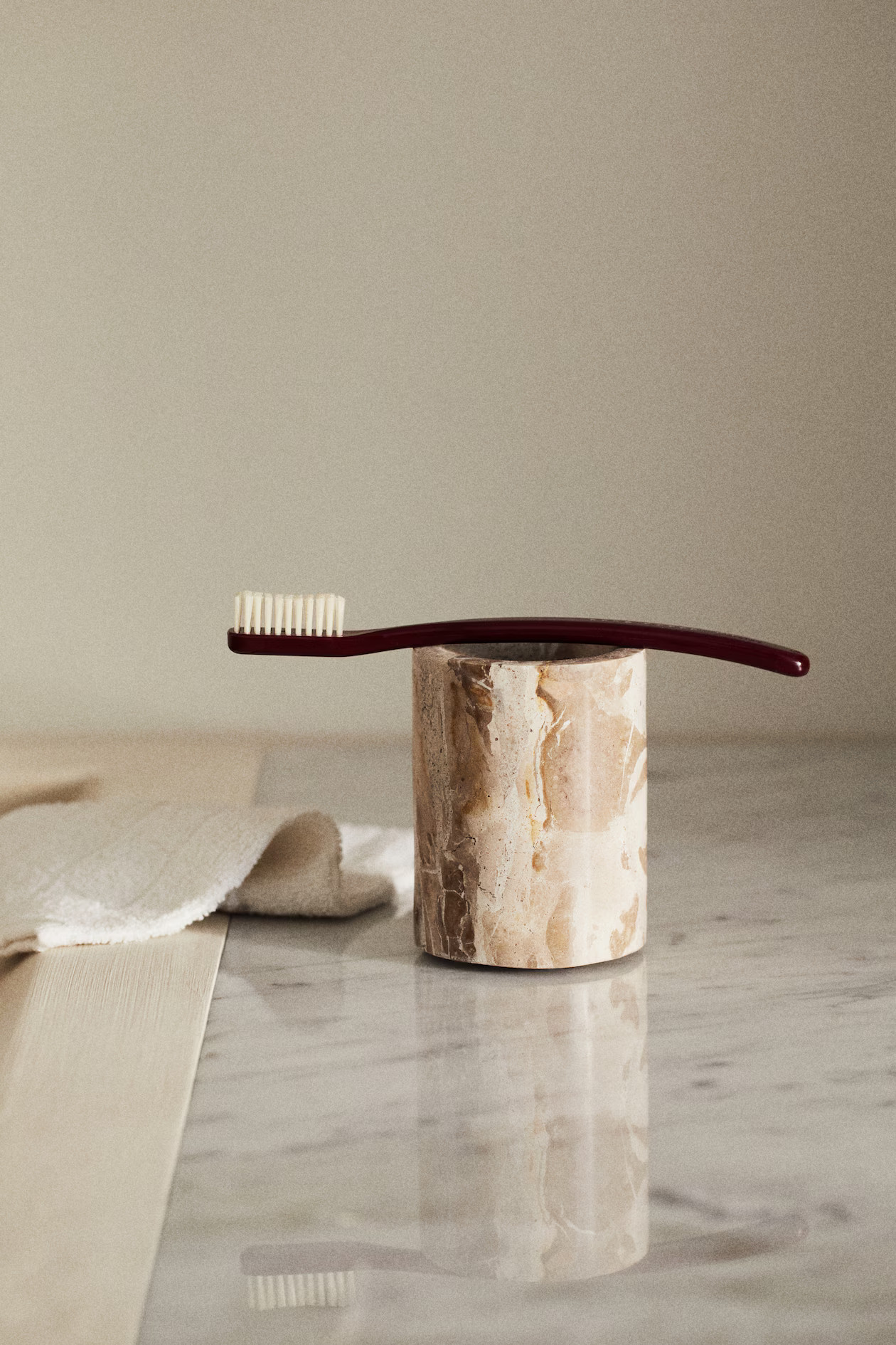 Marble Toothbrush Mug | H&M (US + CA)