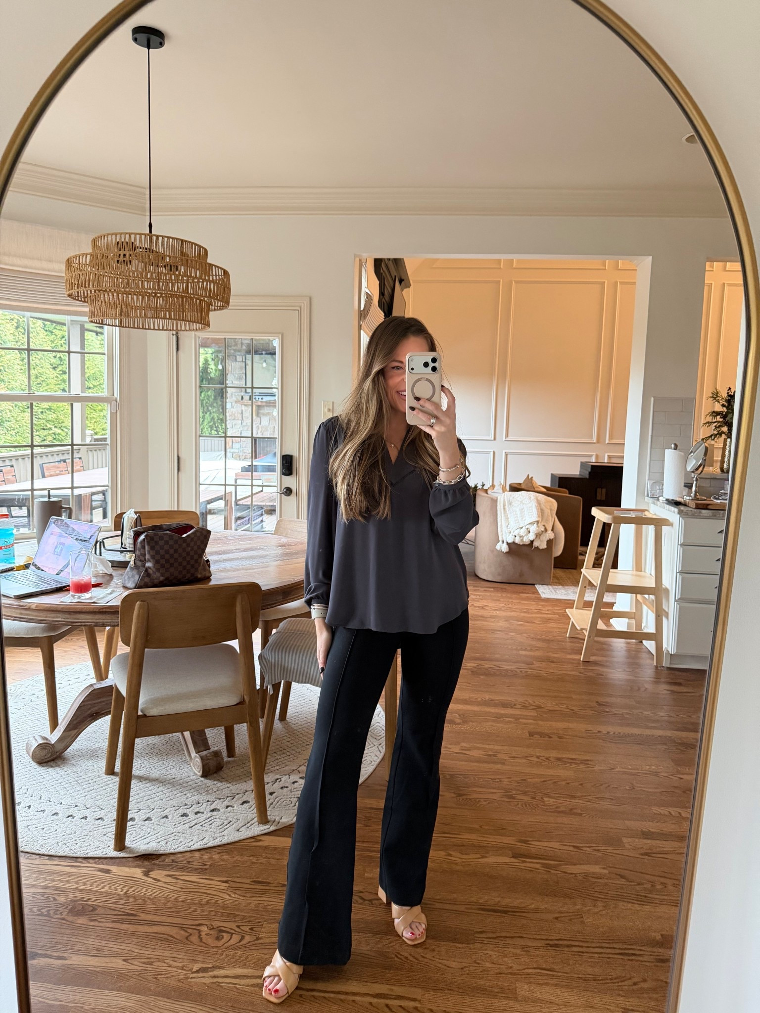 The best work pants HANDSDOWNNN! Literally 10/10  I’m in size small! 