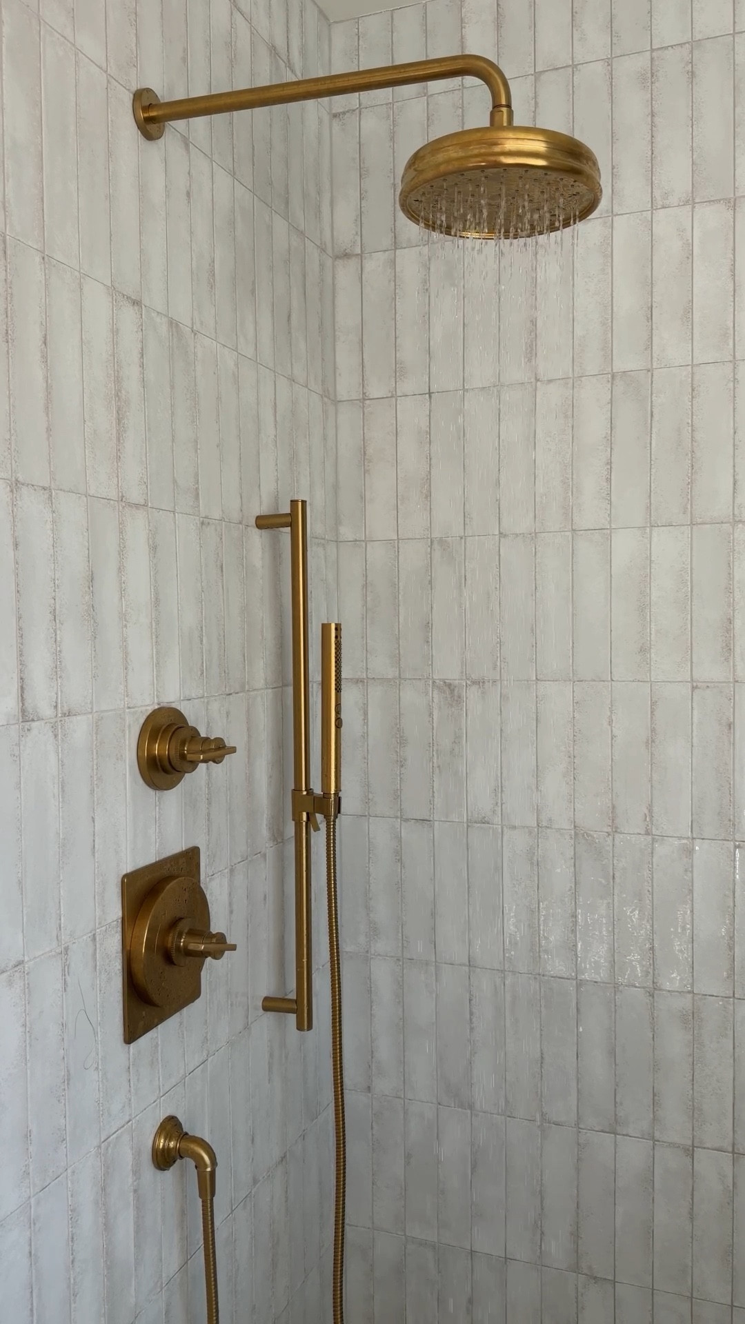 Everything shower. LAURENFREE for free taning mitt at loving tan. Xx 

#LTKselfcare #LTKdayinmylife #LTKmorningroutine