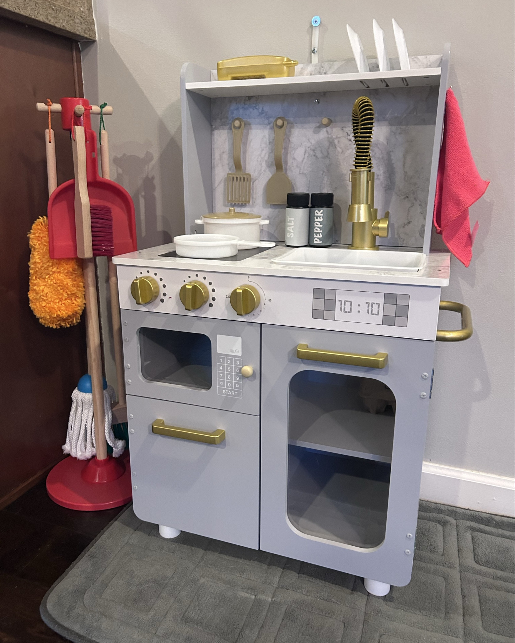 The BEST play kitchen for small spaces and young toddlers- ages 10 months+ (standing is best). The price is PERFECT (under $100!) 👏🏾👏🏾👏🏾

#LTKmomlife #LTKBaby #LTKKids