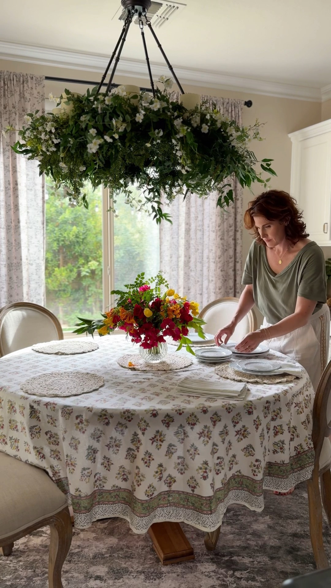 Creating cottage charm for an ordinary, everyday table. 💕

Forage flowers from your yard (or local grocery store, Trader Joe’s, farmers market); use a vintage vase or heirloom vase, add some crochet or lace details to your table, add a bold color block pattern and mix with stripes or a solid complementary color. 

PS: my candlesticks are vintage Hollywood Regency style, which I found on Facebook Marketplace and eBay. 


Tablescape, spring table, color block print, color block tablecloth, cottagecore, cottage style

#LTKHome #LTKdayinmylife