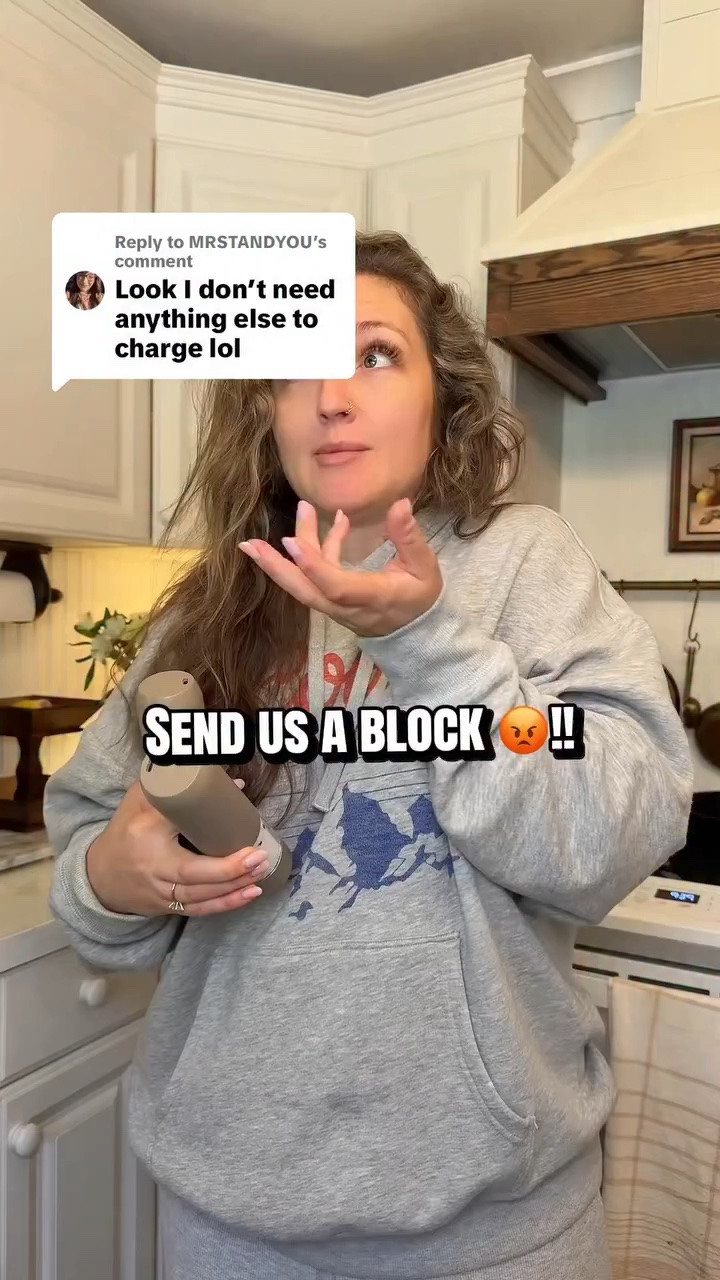 Can we please start a petition to bring back charging blocks with electronics? 😂

Everything comes with a USB cord these days, but somehow we’re expected to already have 47 charging blocks lying around. 😩

Meanwhile, these rechargeable salt & pepper grinders have been going strong for almost 5 months and still haven’t charged them! 🙌🏼

They come in several colors, but I went with the brown set to match my home decor, and I love how they look on my counter. 🤎

If you need these in your kitchen, comment NEED and I’ll send you the link! ✨

Hashtags:
#AmazonHomeFinds #KitchenFavorites #HomeDecorInspo #KitchenStyle #CozyHome