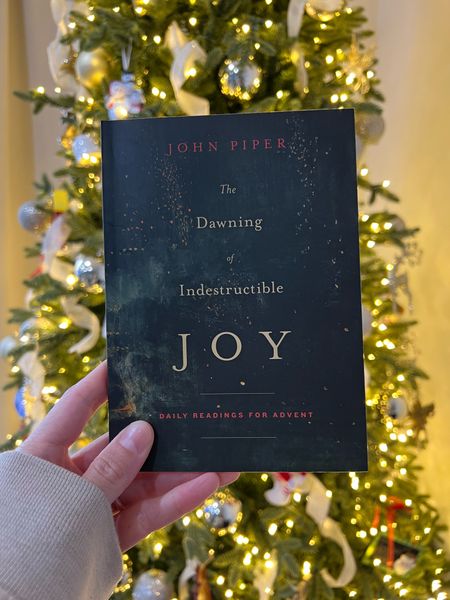 Christmas Devotional | Christian Mom devotional | Christmas season book | Amazon finds for Christian mom 

#LTKfamily #LTKHoliday