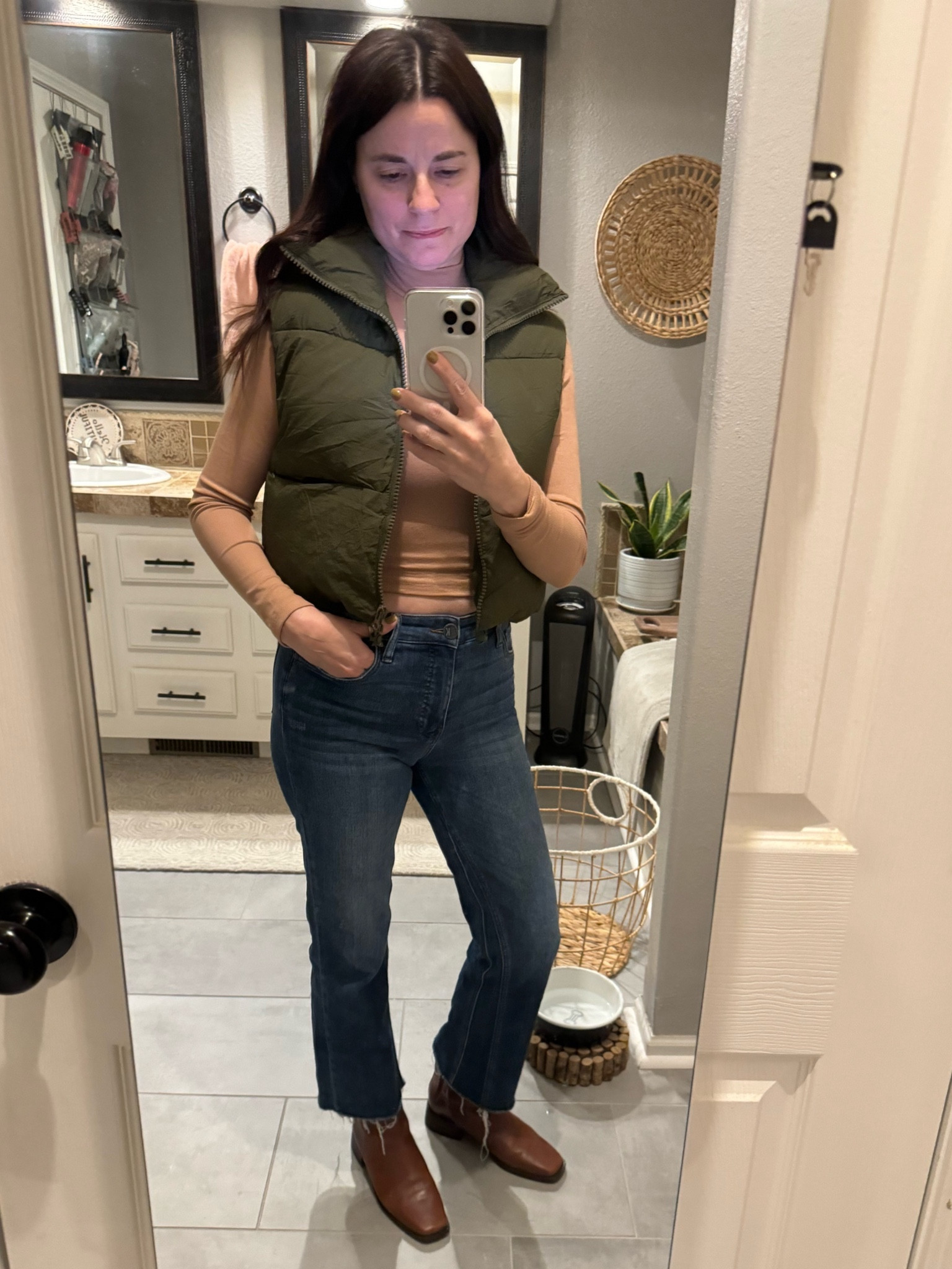 This has quickly become my favorite go-to vest.  It comes in so many colors and is so flattering!  It’s also on a cyber sale!!!

#LTKsalealert #LTKCyberWeek #LTKfindsunder50