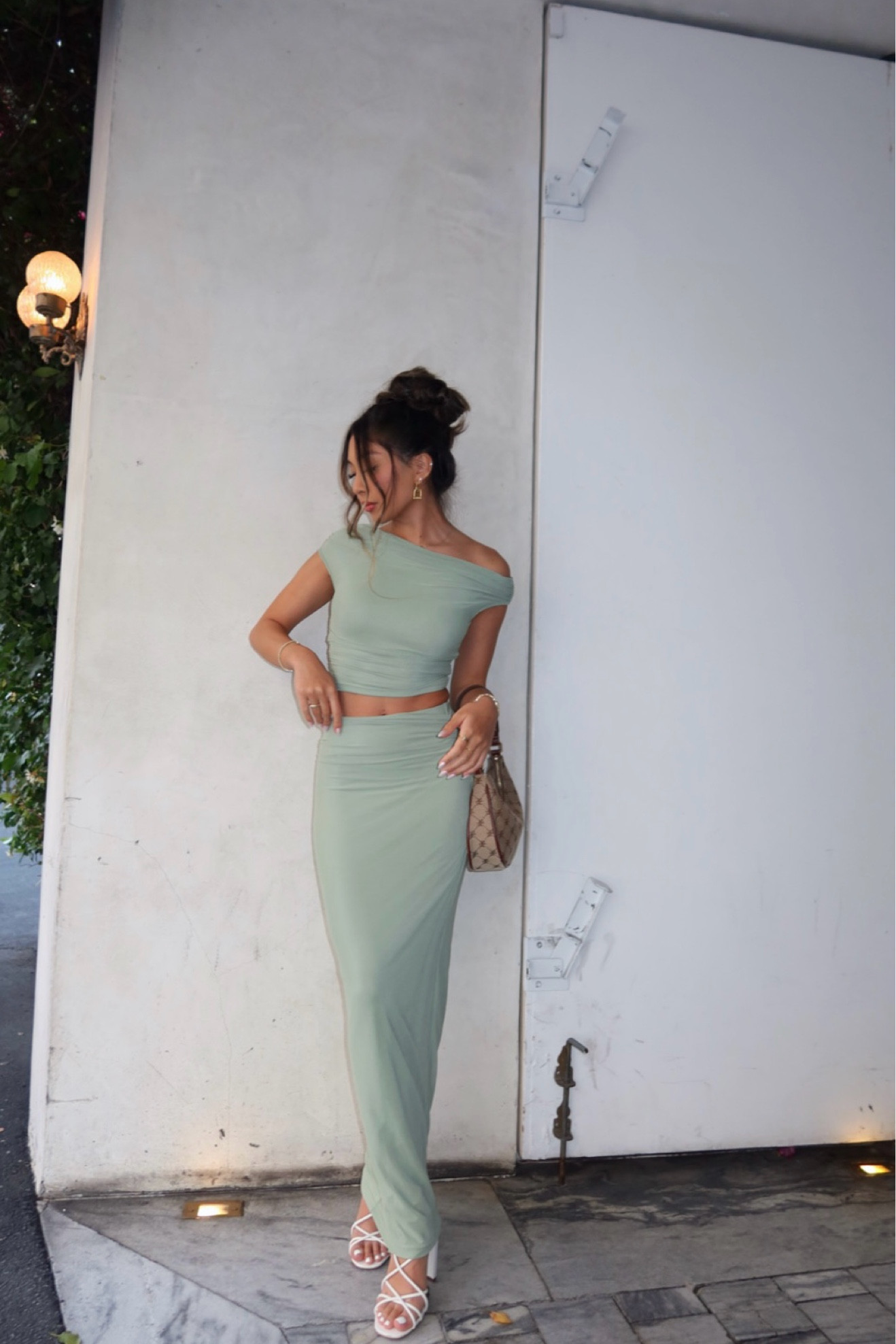 running on dirty martinis🍸

two piece set from Amazon wearing size xs. linked similar set

heels from BCBG wearing size 6. linked similar heels