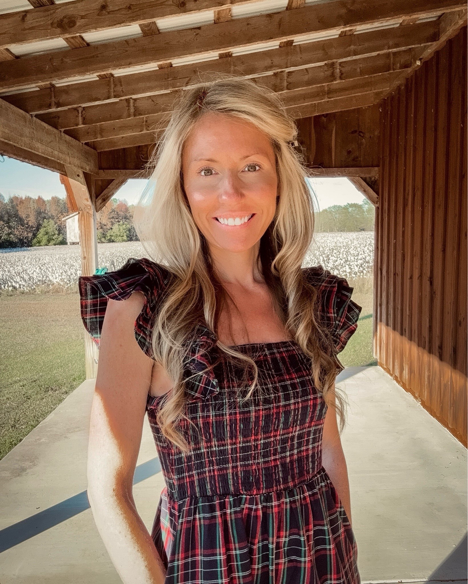 Christmas Farm🎄✨

Tartan Plaid Smocked Ruffle Midi Dress by Sugarlips🎄🎀

I’m 5’4 & in an xs. 

Holiday Outfits
Christmas Dress
Midi Dress
Ruffle Cap Sleeves
Square Neckline
Holiday Dresses
Midi Dresses


#LTKHoliday #LTKPetite #LTKSeasonal