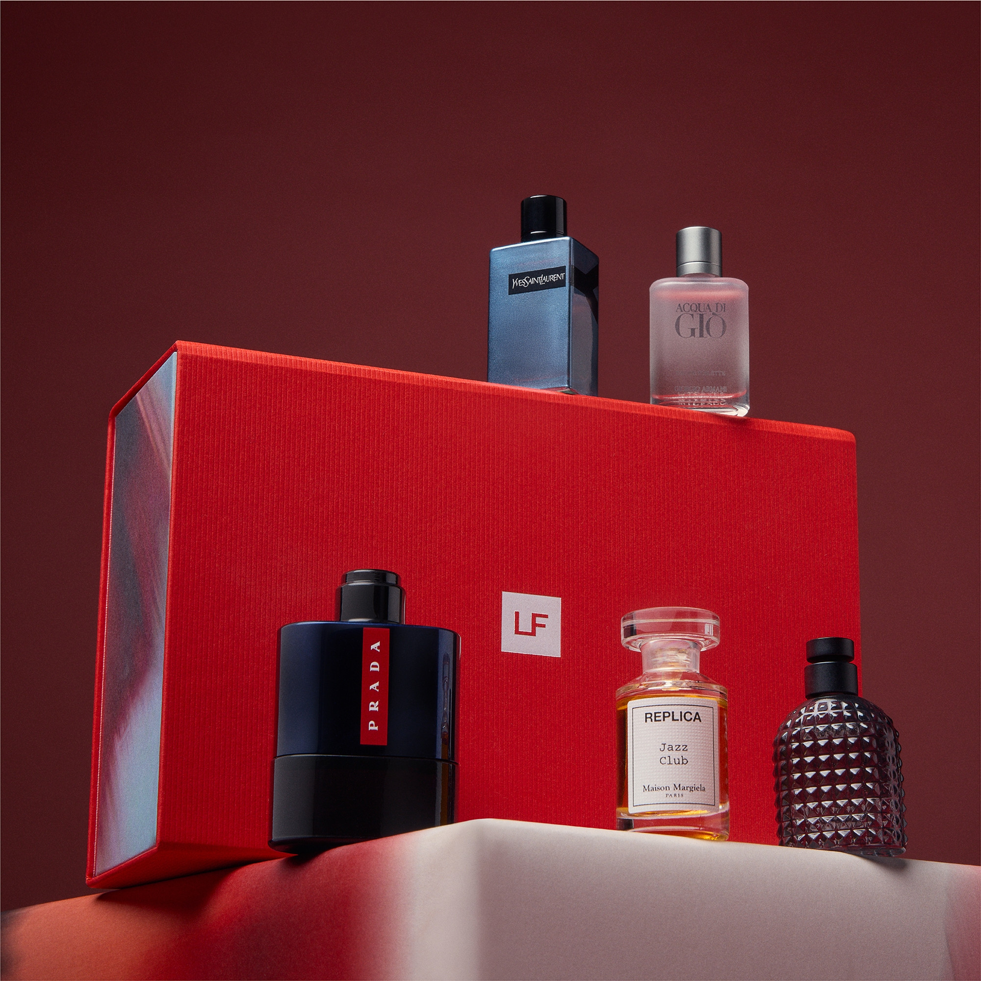 The Fragrance Discovery Set For Him (Includes £55 Gift Voucher) | Look Fantastic (UK)
