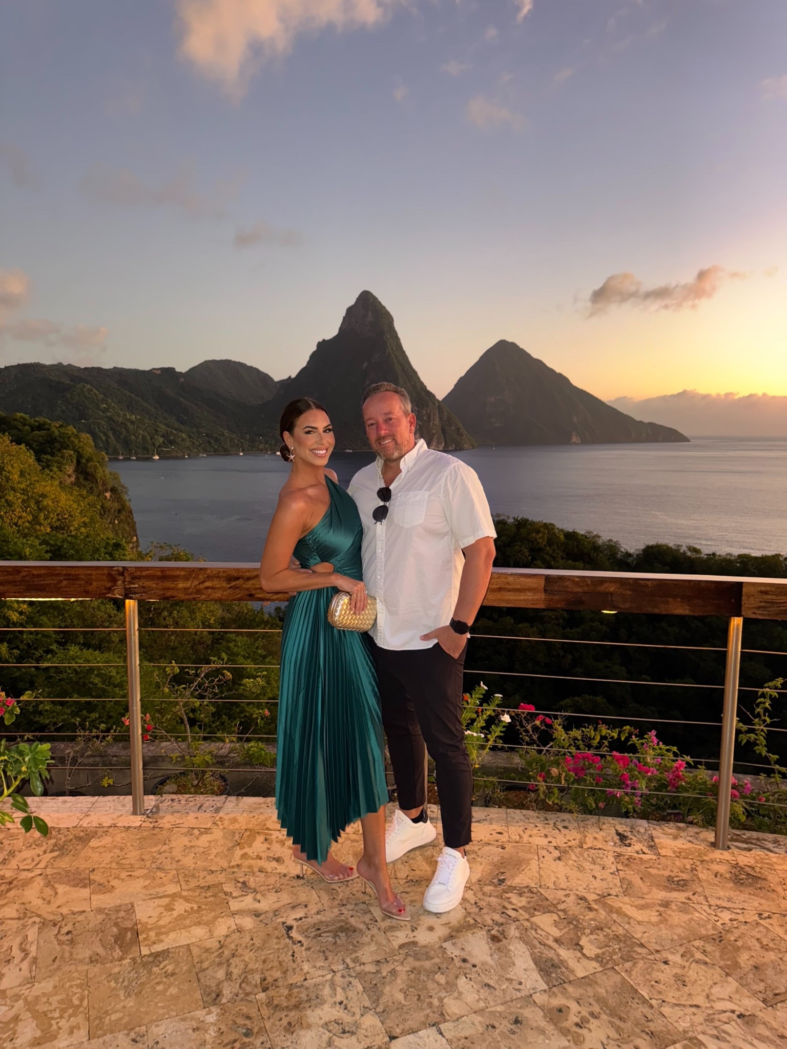 dinner with a view 🤍 use code hollie35 for 35% off this look!

Wearing a small 🫶🏼

#LTKFindsUnder100 #LTKTravel #LTKootd