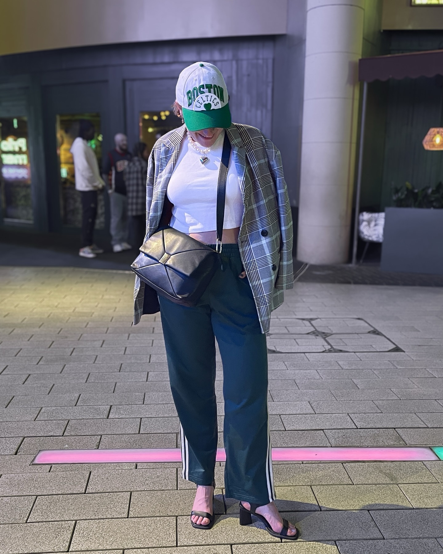 Rocking the Athleisure fit with these comfy Adidas track pants even though finding tall options in the women’s section can be a struggle!  Loving the high-low vibes with strappy sandals and a relaxed blazer for a summery look. (Bonus points for Celtics cap because #USABasketball!)

Pro tip: Don’t be afraid to shop the men’s section for comfy pieces that come in longer lengths, especially if you’re tall and options are limited elsewhere!



#LTKuk #LTKmidsize #LTKstyletip