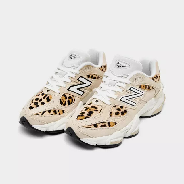 Comfy, chunky, and a little wild 🐆✨

#LTKIt #NewBalanceWomen #SneakerTrend #EverydayStyle #FashionFinds #StreetStyle 

 #LTKootd #LTKActive