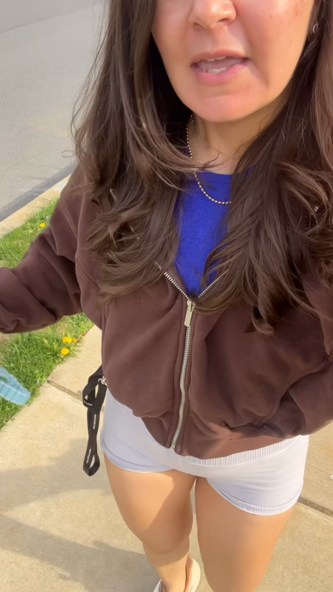 Oversized cropped zip up hoodie. Wearing the small - medium 