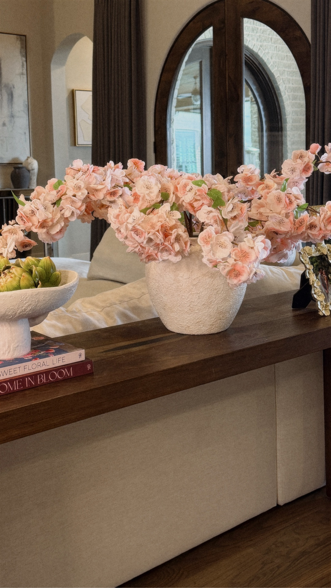 Babes these cherry blossoms are BACK IN STOCK and just made my whole space feel like spring 🌸✨

Soft, pretty, and the easiest way to freshen up your home in seconds… I’m obsessed all over again 💗