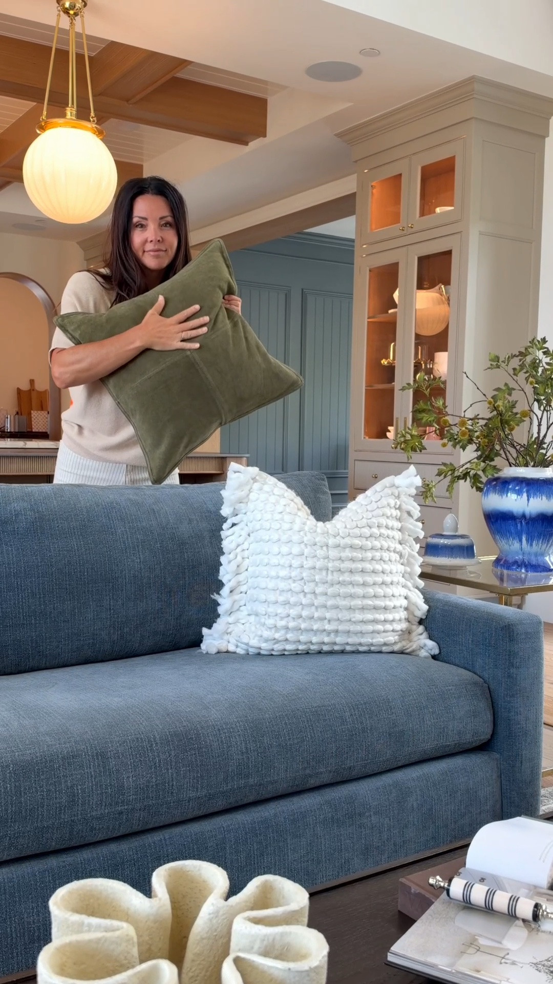 Fall home refresh with @Quince one of my favorite places to source rugs, pillow covers, and tops. Always affordable but made with real quality materials. 

#quincepartner