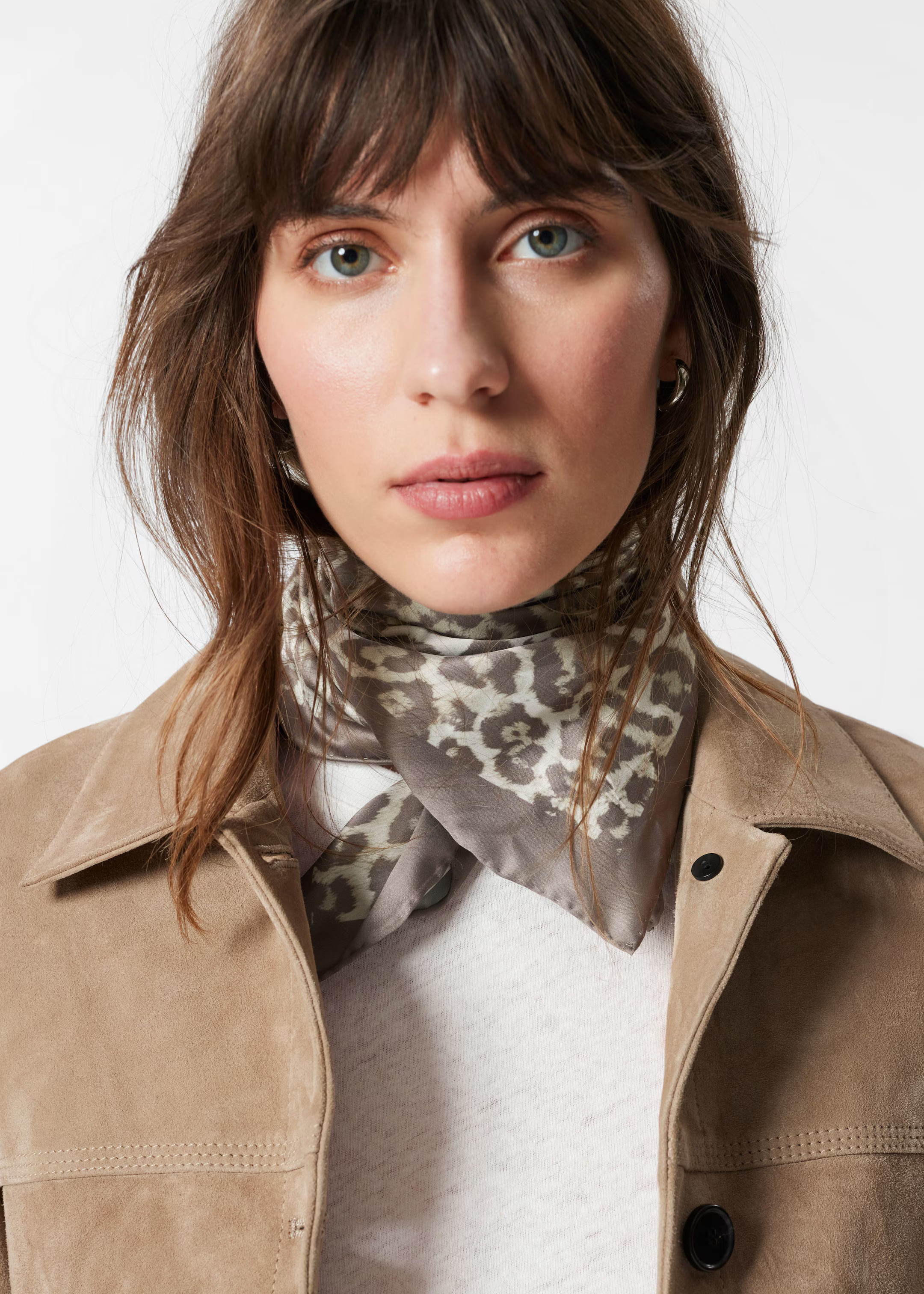 Halstuch mit Leopardenprint - Leopardenmuster - & Other Stories DE | & Other Stories EU