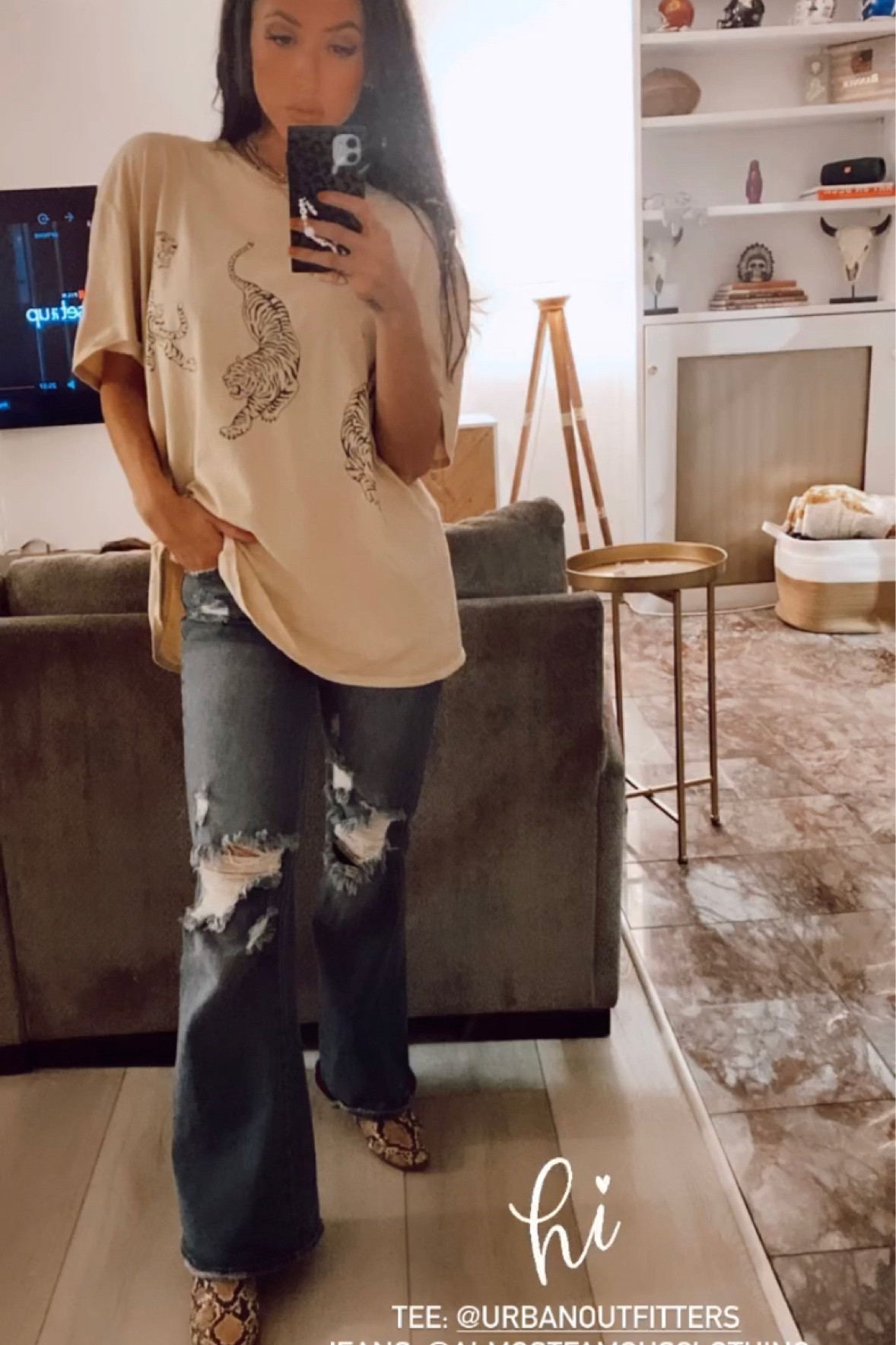 Never leave the house without a lewk😎 
Jeans were bought at boutique, not available online. Brand is called Almost Famous 

#LTKstyletip