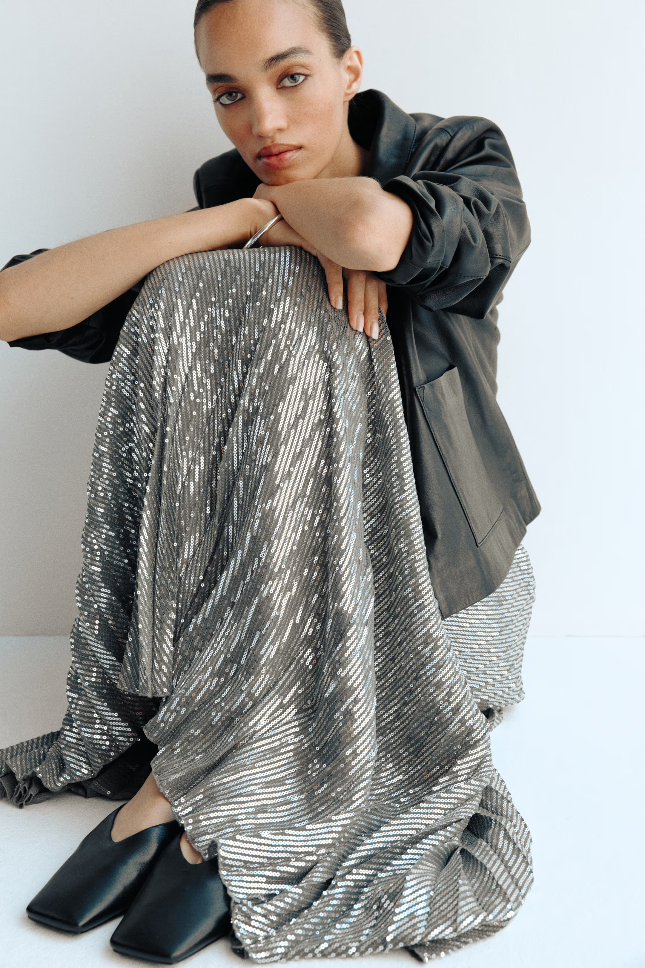 Sequined plissé skirt | H&M (UK, MY, IN, SG, PH, TW, HK)