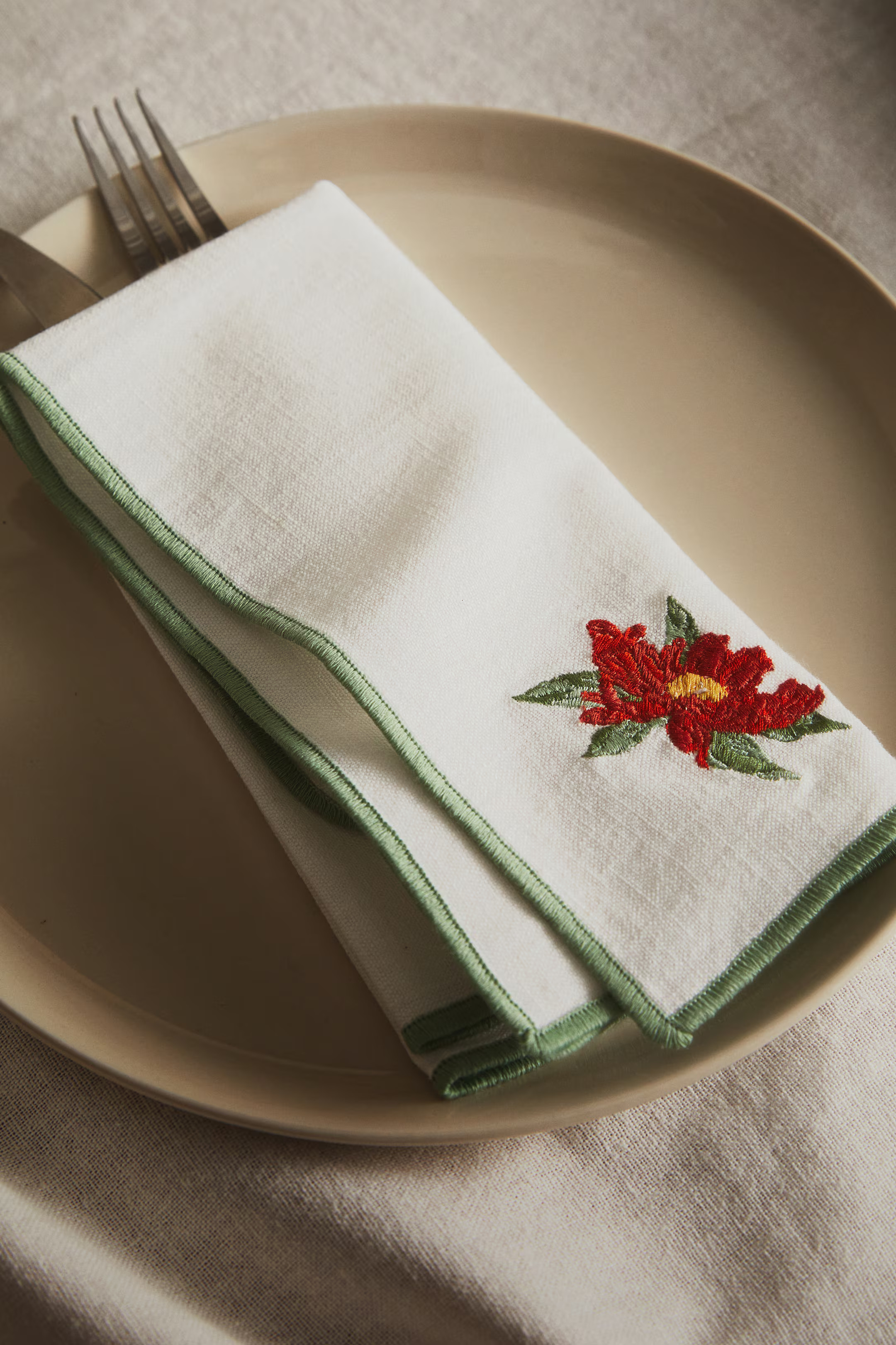 4-pack Embroidered Napkins | H&M (US + CA)