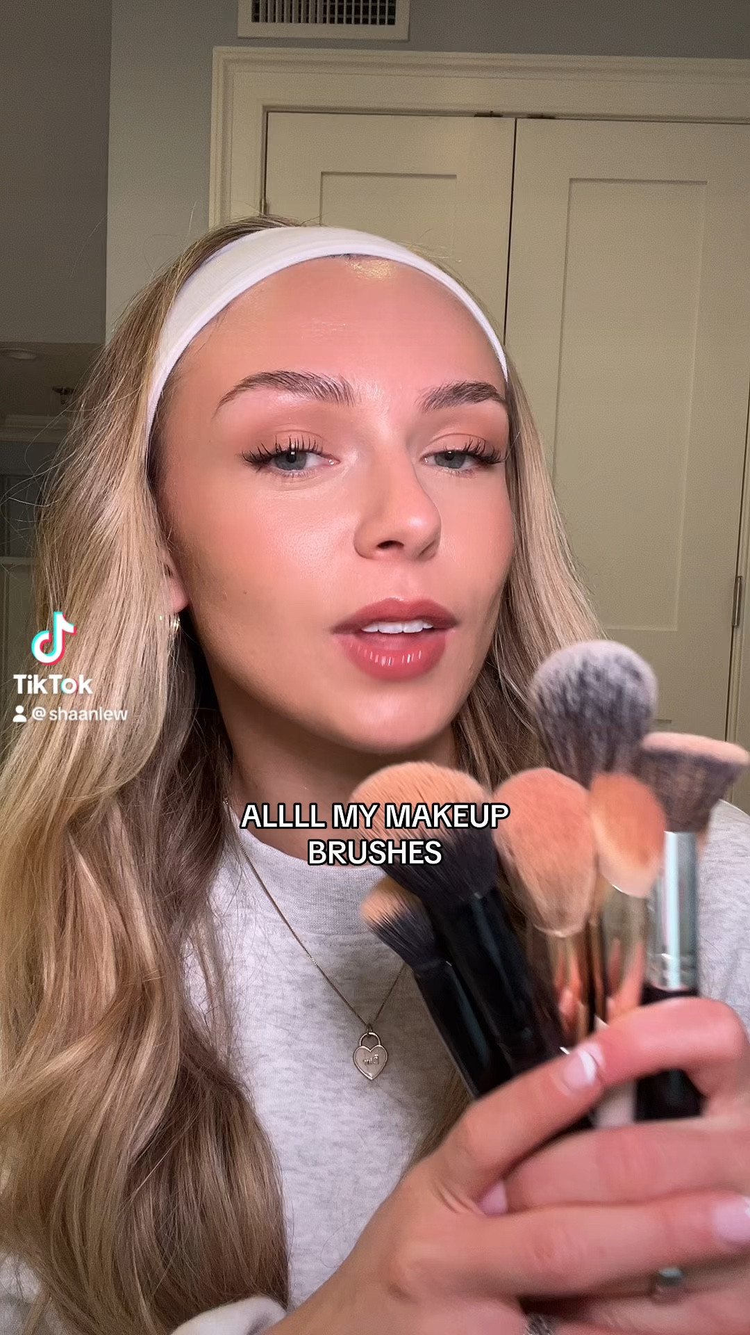 All my makeup brushes 💌