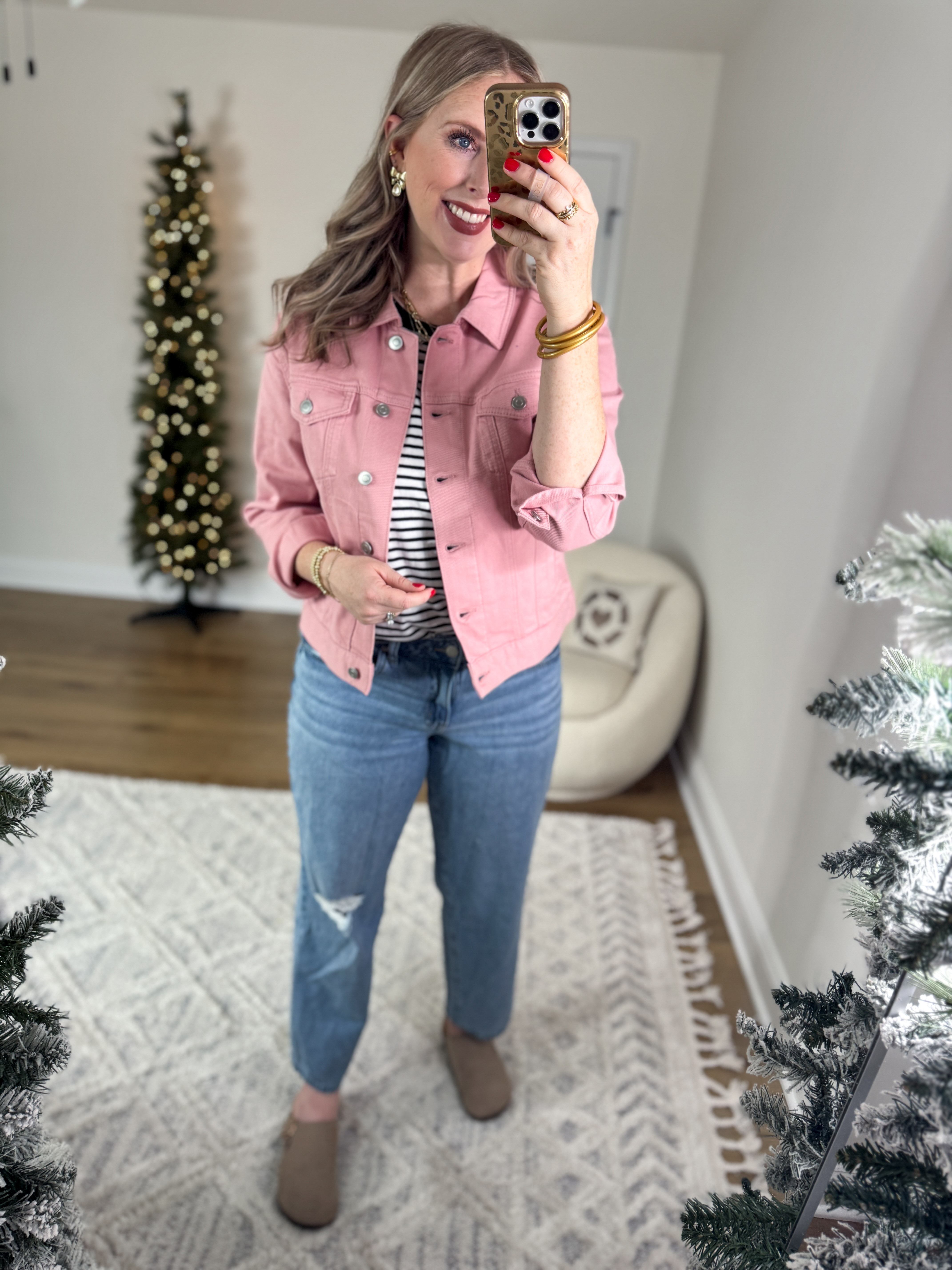 Weekend Walmart Wins try-on!
Pink Jean jacket- medium
Striped tee- medium 

#LTKFindsUnder50 #LTKSeasonal #LTKSaleAlert