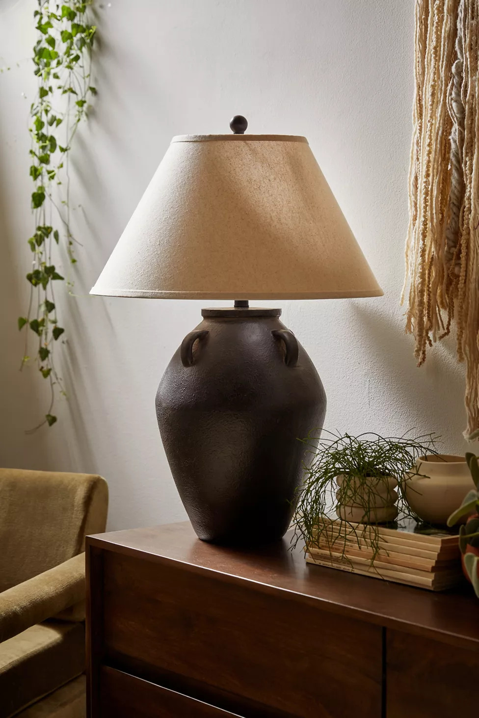 Samia Vase Table Lamp | Urban Outfitters (US and RoW)