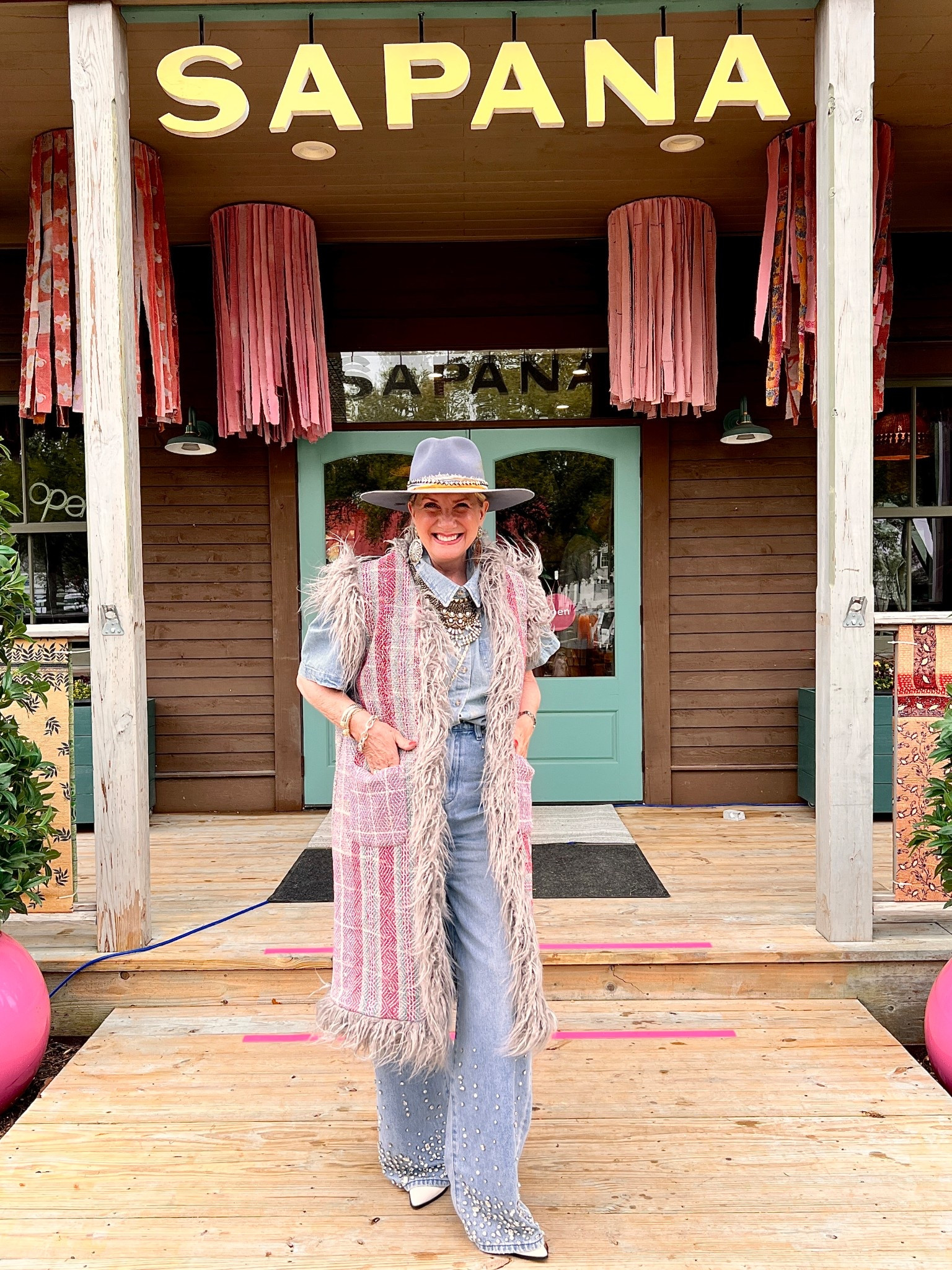 #SALEALERT

Dusters on sale! Great time to pick one up and save! 



#LTKSeasonal #LTKSaleAlert