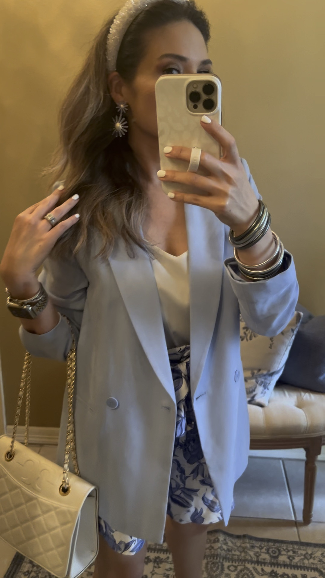 Date night outfit idea
Blue
Kendra scott statement earrings
Budhagirl bangles
Silver
Two tone Apple Watch band 
Amazon finds
Kendra scott cuff
Blazer
Floral shorts 

#LTKFind #LTKstyletip #LTKunder50