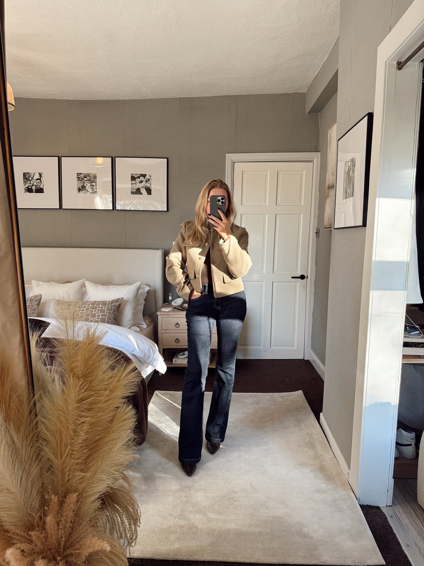 Neutral tones + flare denim = my current obsession 🤎✨

Jacket @zara 
Jeans @mango 
Boots @hm 

#flarejeans #bootcutjeans #denim #bouclejacket #ankleboots #neutraloutfit #falloutfit #leeds #leedsbloggers #fashionblogger #neutralstyle #ʜᴍxᴍᴇ #zara #zarastyle @zara @hm @mango #mango #blondebombshell #fashionblog #emmaeva #leatherboots #tweed #tweedjacket #zarajacket #potd #ootd #outfitinspiration #fypage #outfitinspo #styleaddict #autumnoutfitinspo #flaredenim