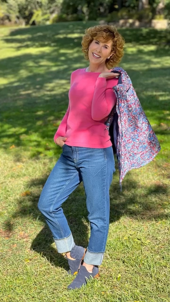 Puffer vest, Amazon fashion, gift for her, navy blue booties, high waisted straight leg jeans, cashmere sweater

I paired a beautiful cashmere sweater with an Amazon puffer vest & Walmart high waist straight leg jeans! It’s the perfect winter go-to outfit!

#LTKHoliday #LTKSeasonal #LTKunder50