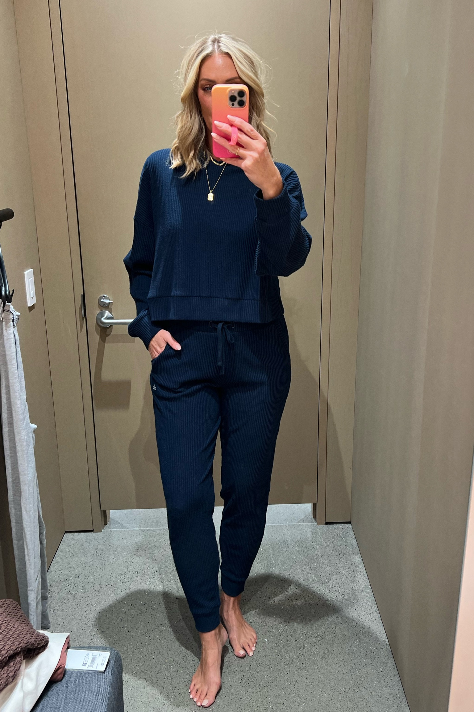 Super soft texture! ALO nailed their cozy sets for fall! Comes in this bright navy, cream and heathered oatmeal! 

#LTKMidsize #LTKU #LTKBacktoSchool